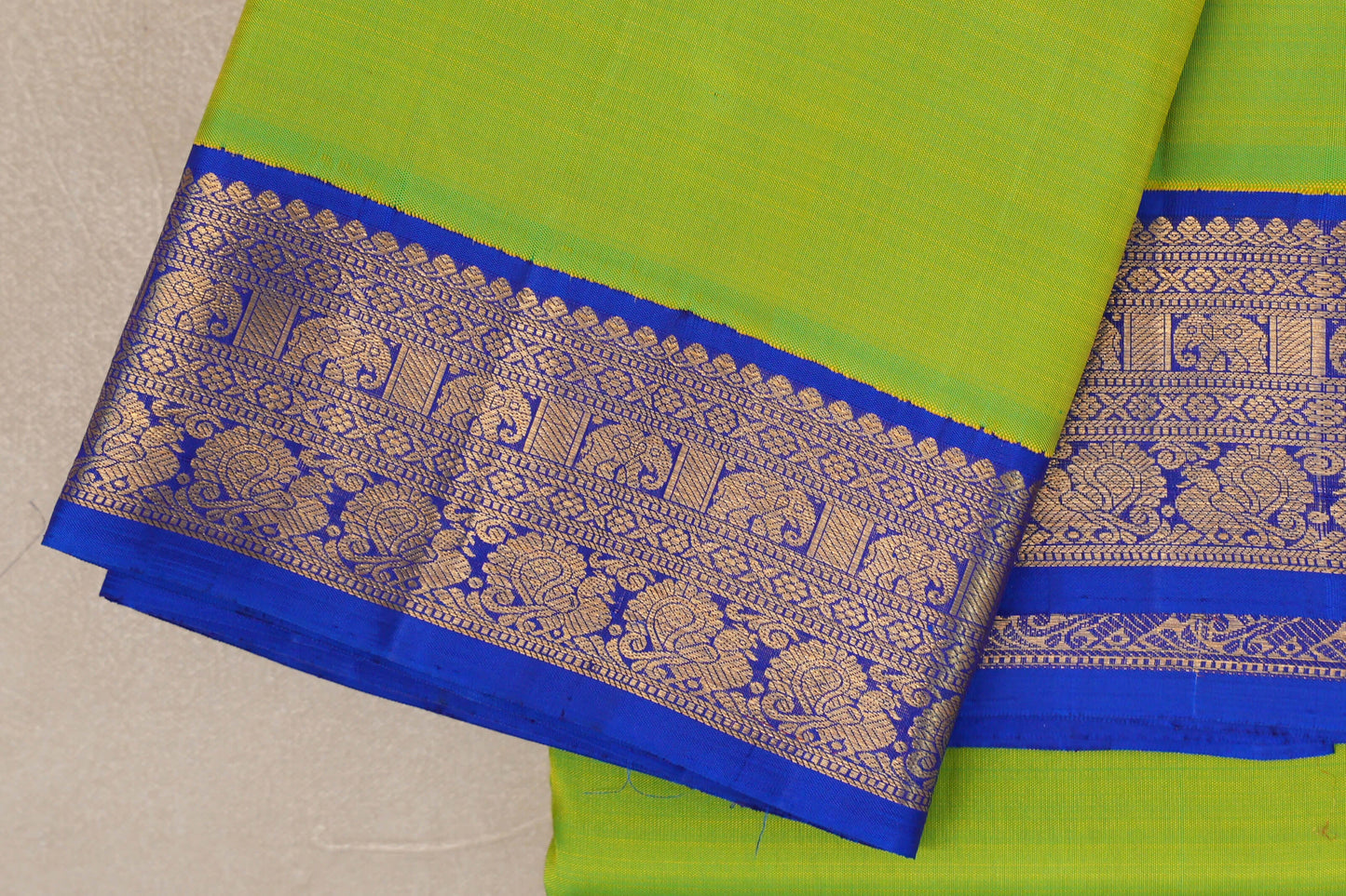 Plain Dual Tone of Yellow and Green Vintage Kanjivaram Silk Saree borders