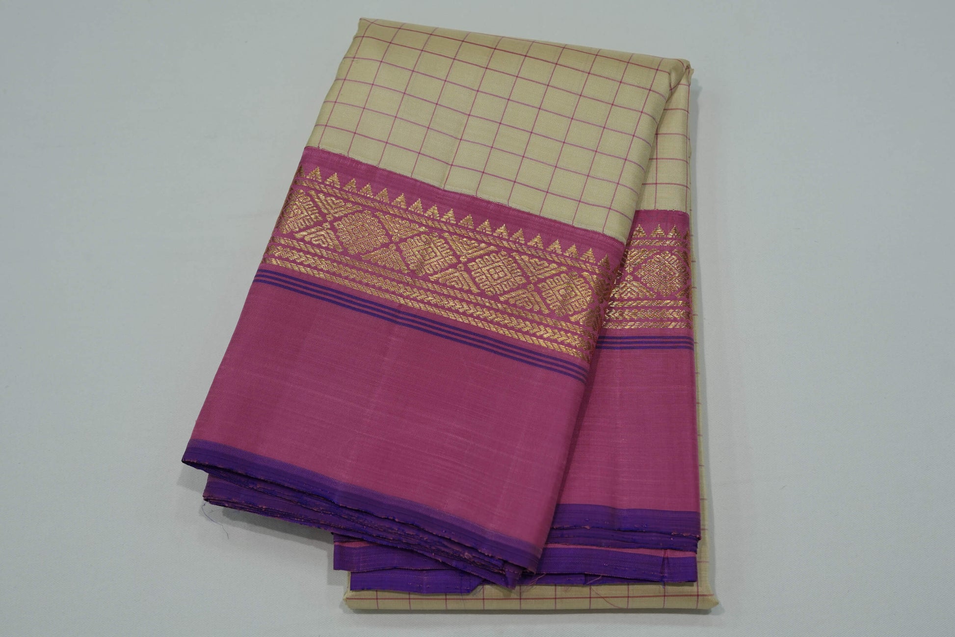 Off-white vintage kanchipuram silk saree