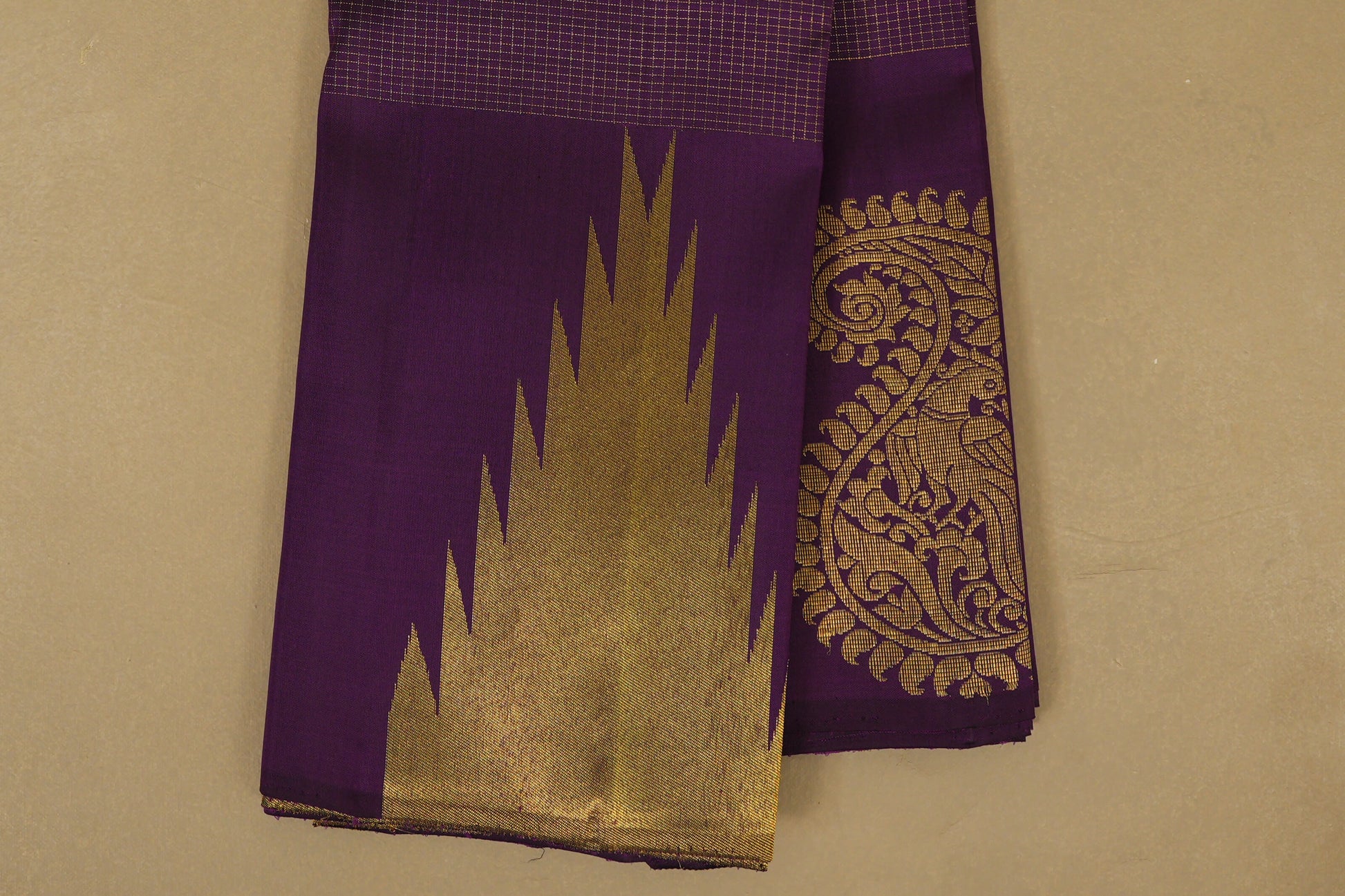 Purple Vintage Kanjivaram Silk Saree borders zoom