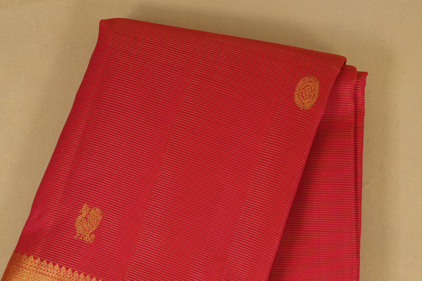 Red Vintage Kanjivaram Silk Saree body zoom