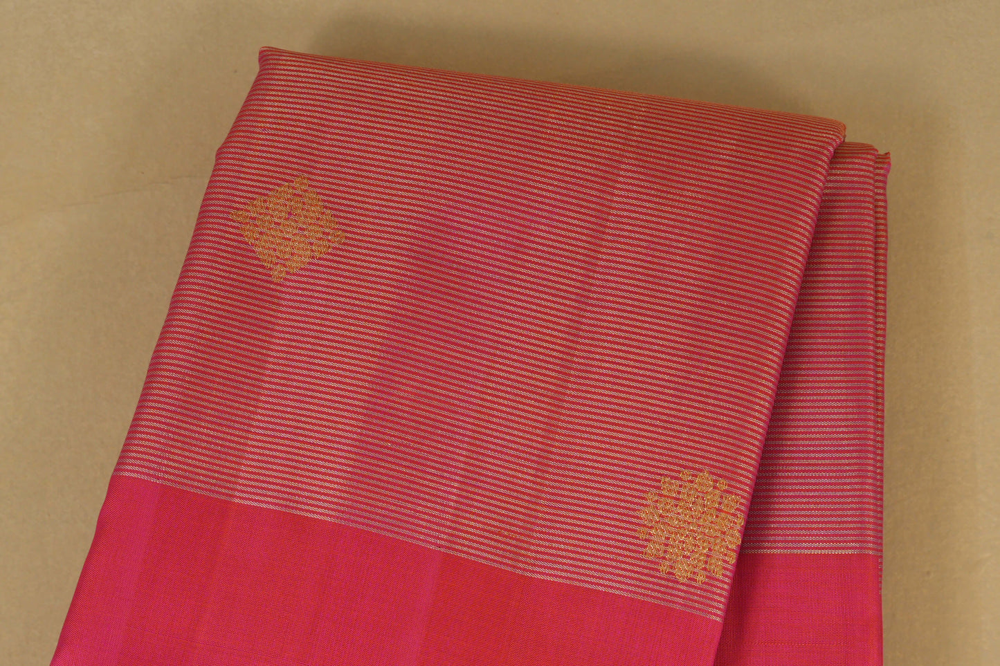 Pinkish Orange Vaira Oosi Vintage Kanjivaram Silk Saree body