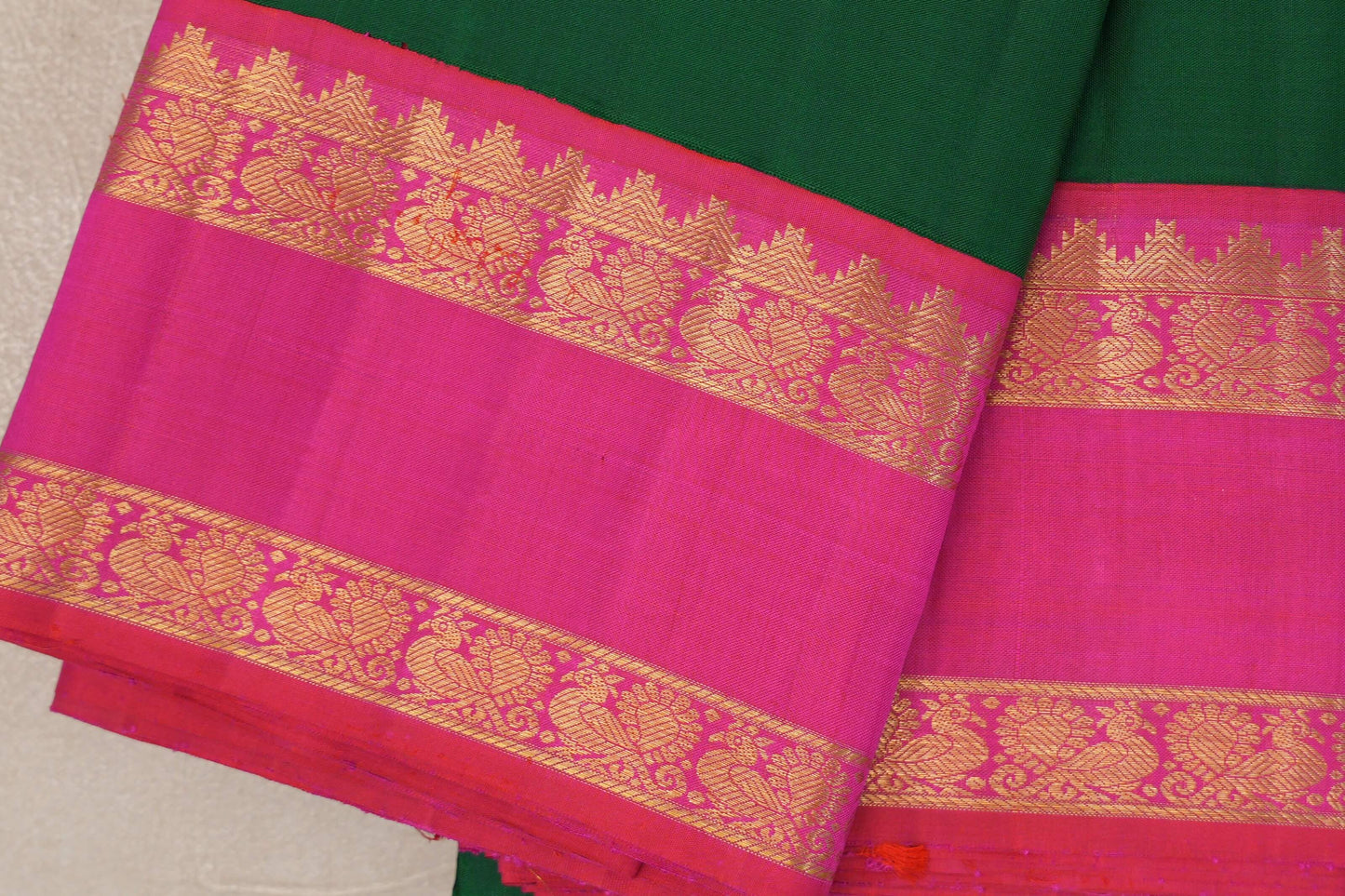 Dark Green Vintage Kanjivaram Silk Saree rettai pettu border