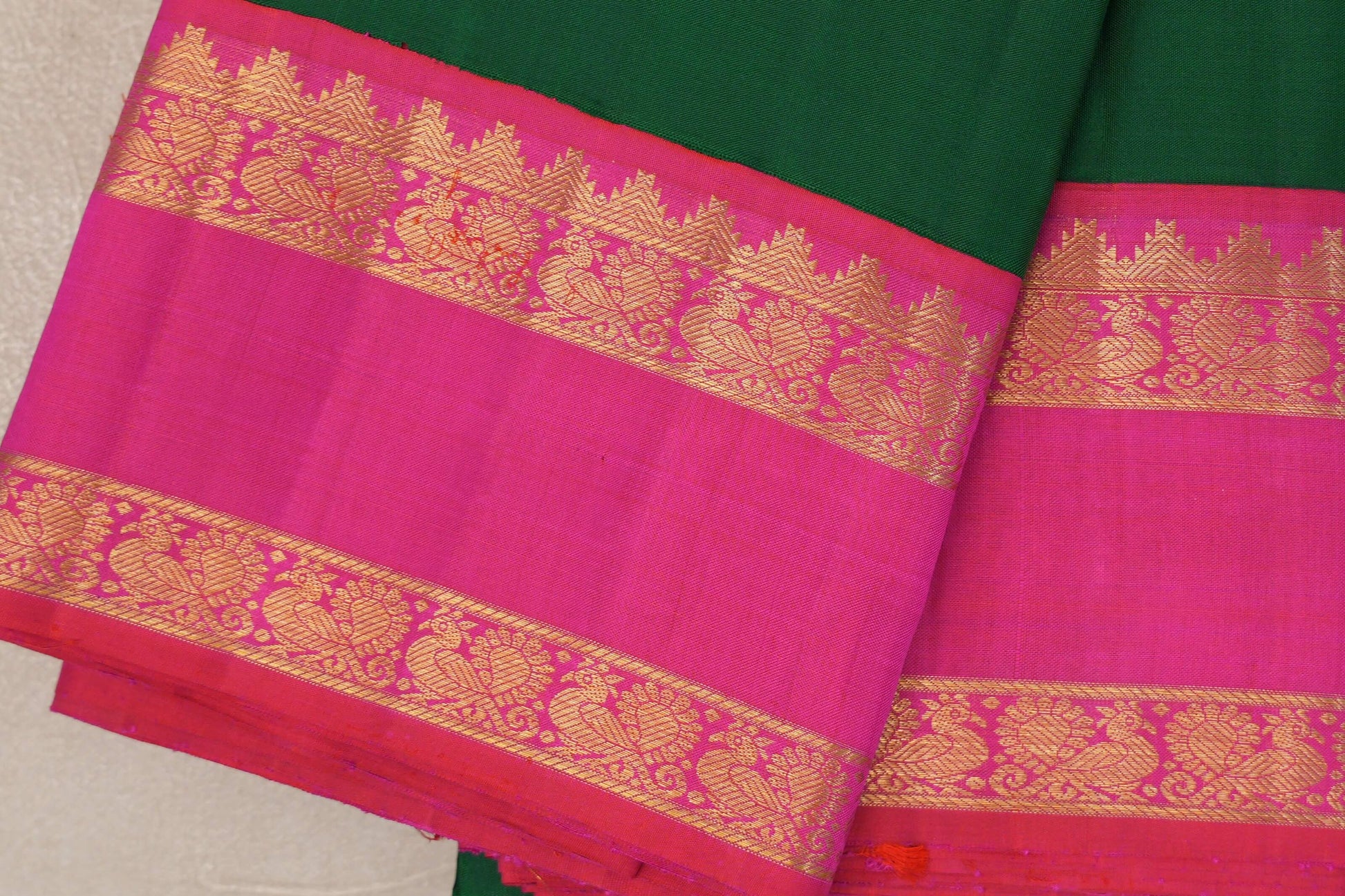 Dark Green Vintage Kanjivaram Silk Saree rettai pettu border