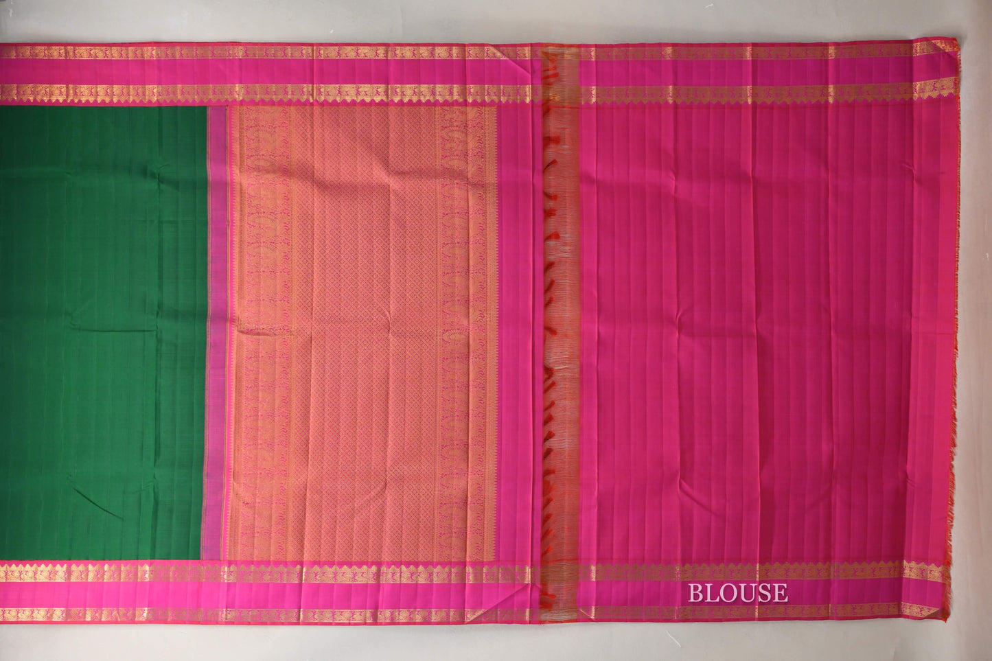 Dark Green with Orangish Pink Borders Vintage Kanjivaram Silk Saree blouse