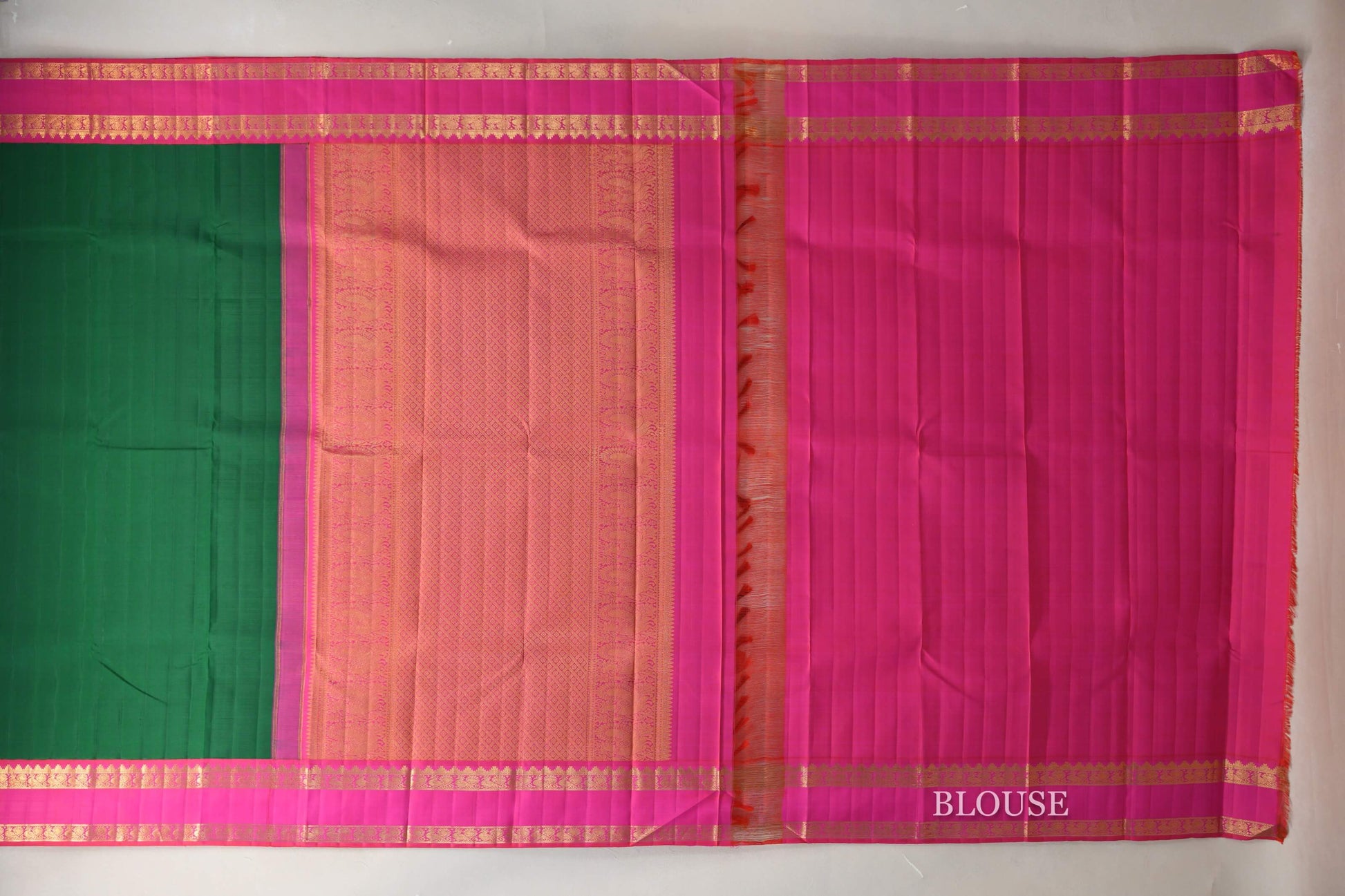 Dark Green with Orangish Pink Borders Vintage Kanjivaram Silk Saree blouse