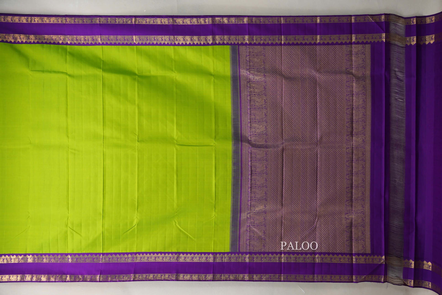 Parrot Green with Purple Rettai Pettu Borders Vintage Kanjivaram Silk Saree paloo