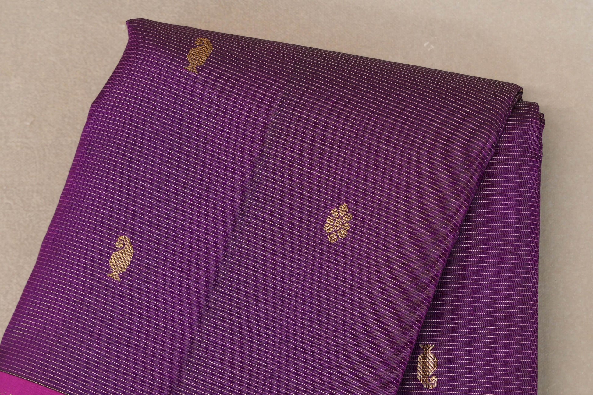 Deep Magenta Vaira Oosi Vintage Kanjivaram Silk Saree body