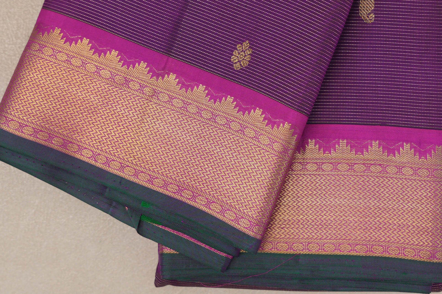 Deep Magenta Vaira Oosi Vintage Kanjivaram Silk Saree borders