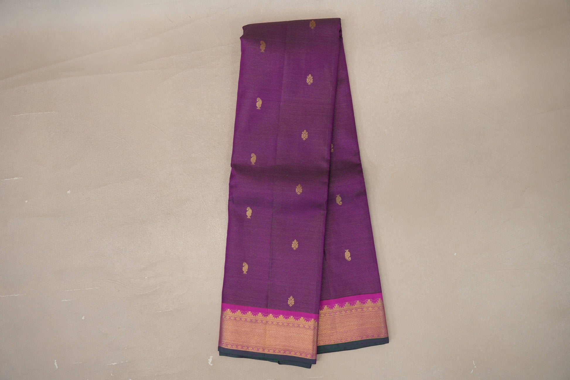 Online Deep Magenta Vaira Oosi Vintage Kanjivaram Silk Saree