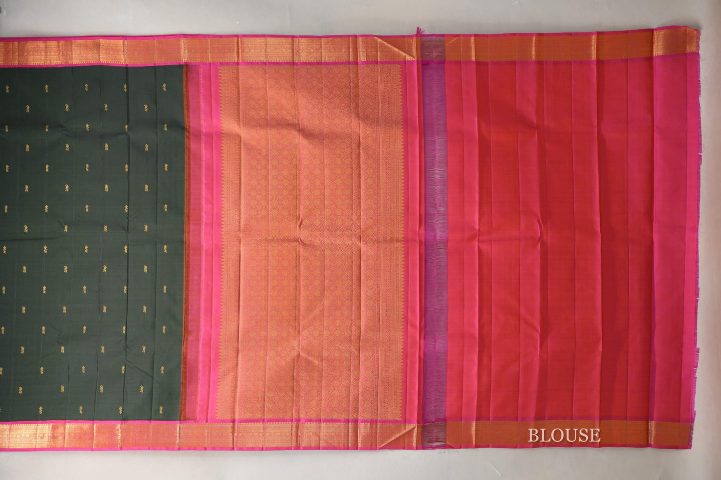 Bottle Green with Orangish Pink Borders Vintage Kanjivaram Silk Saree blouse