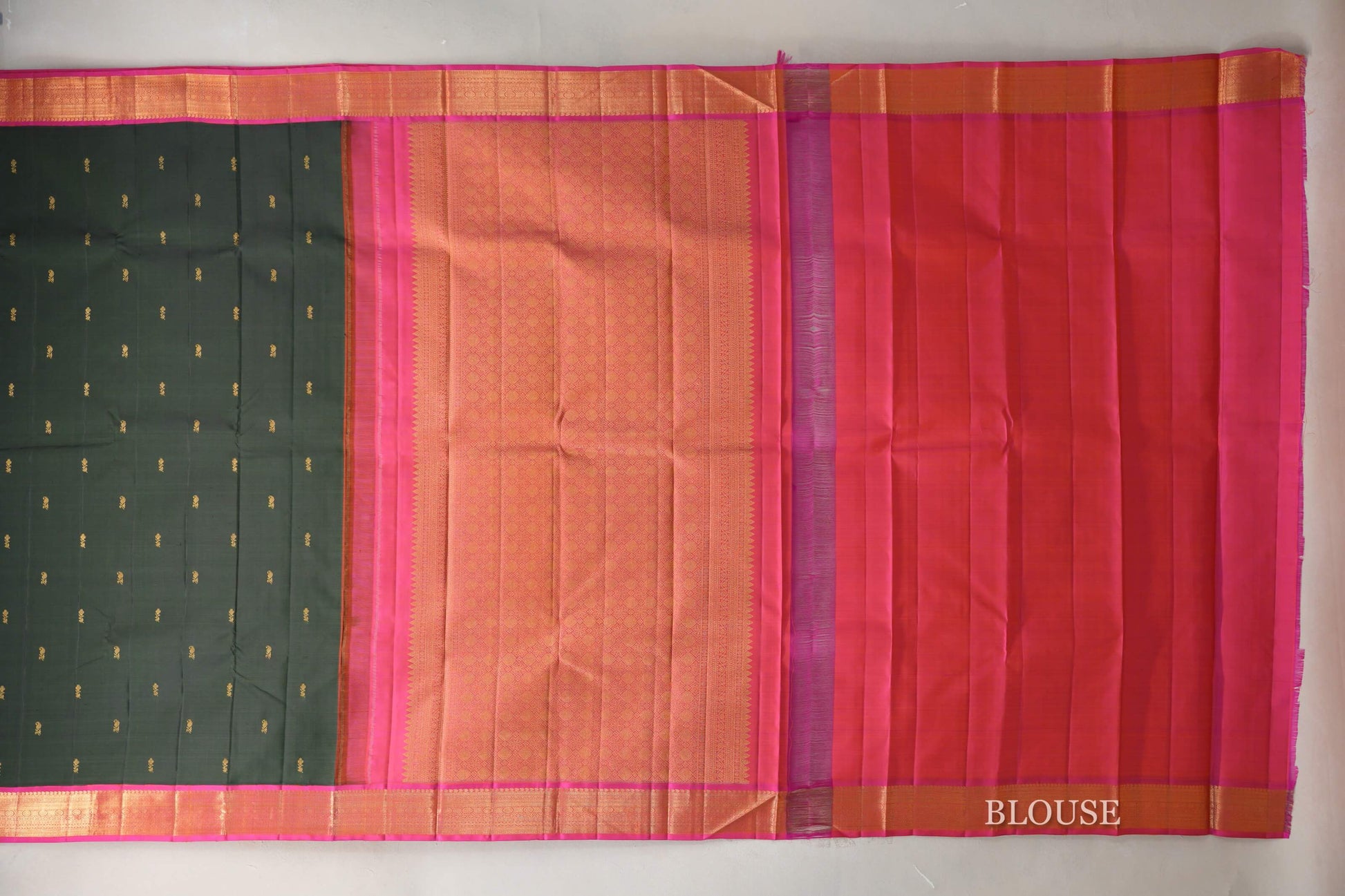 Bottle Green with Orangish Pink Borders Vintage Kanjivaram Silk Saree blouse