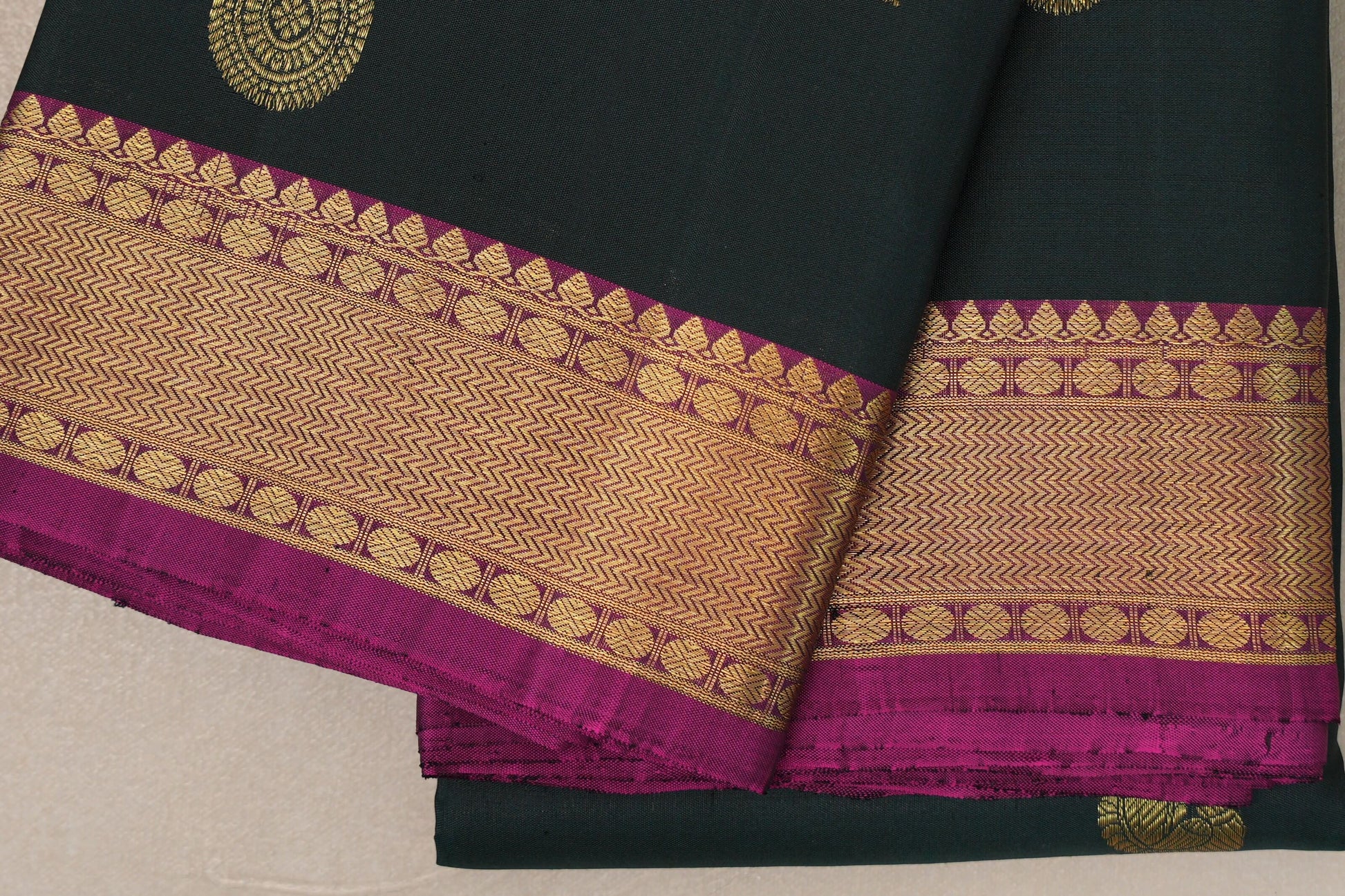 Deep Bottle Green Vintage Kanjivaram Silk Saree border