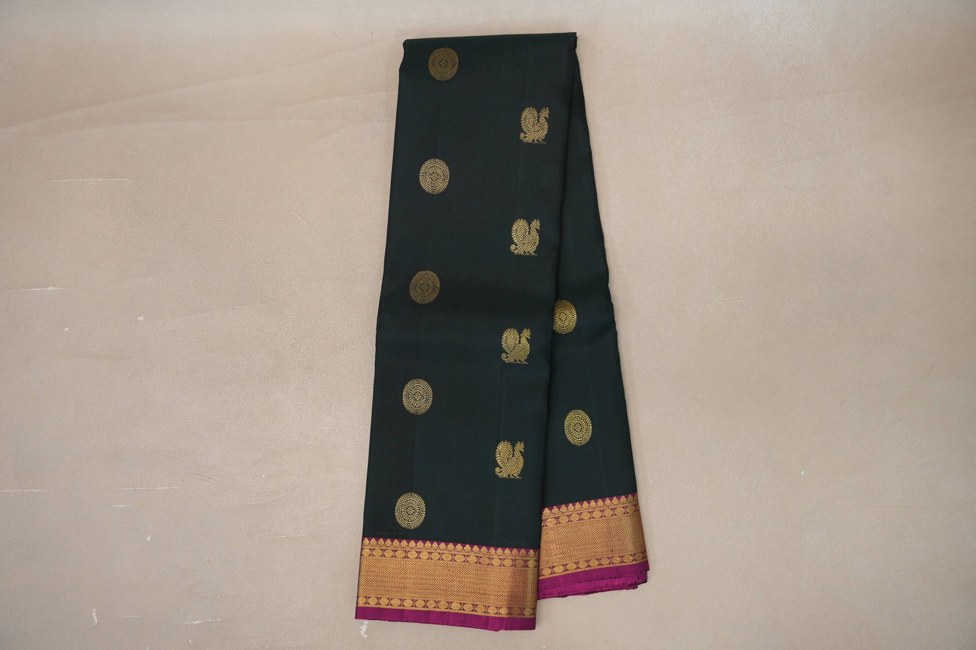 Online Deep Bottle Green with Deep Magenta Borders Vintage Kanjivaram Silk Saree