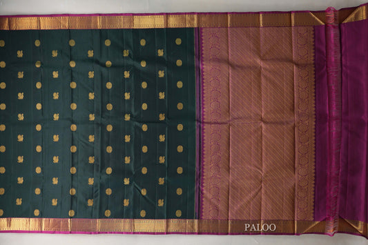 Deep Bottle Green with Deep Magenta Borders Vintage Kanjivaram Silk Saree paloo