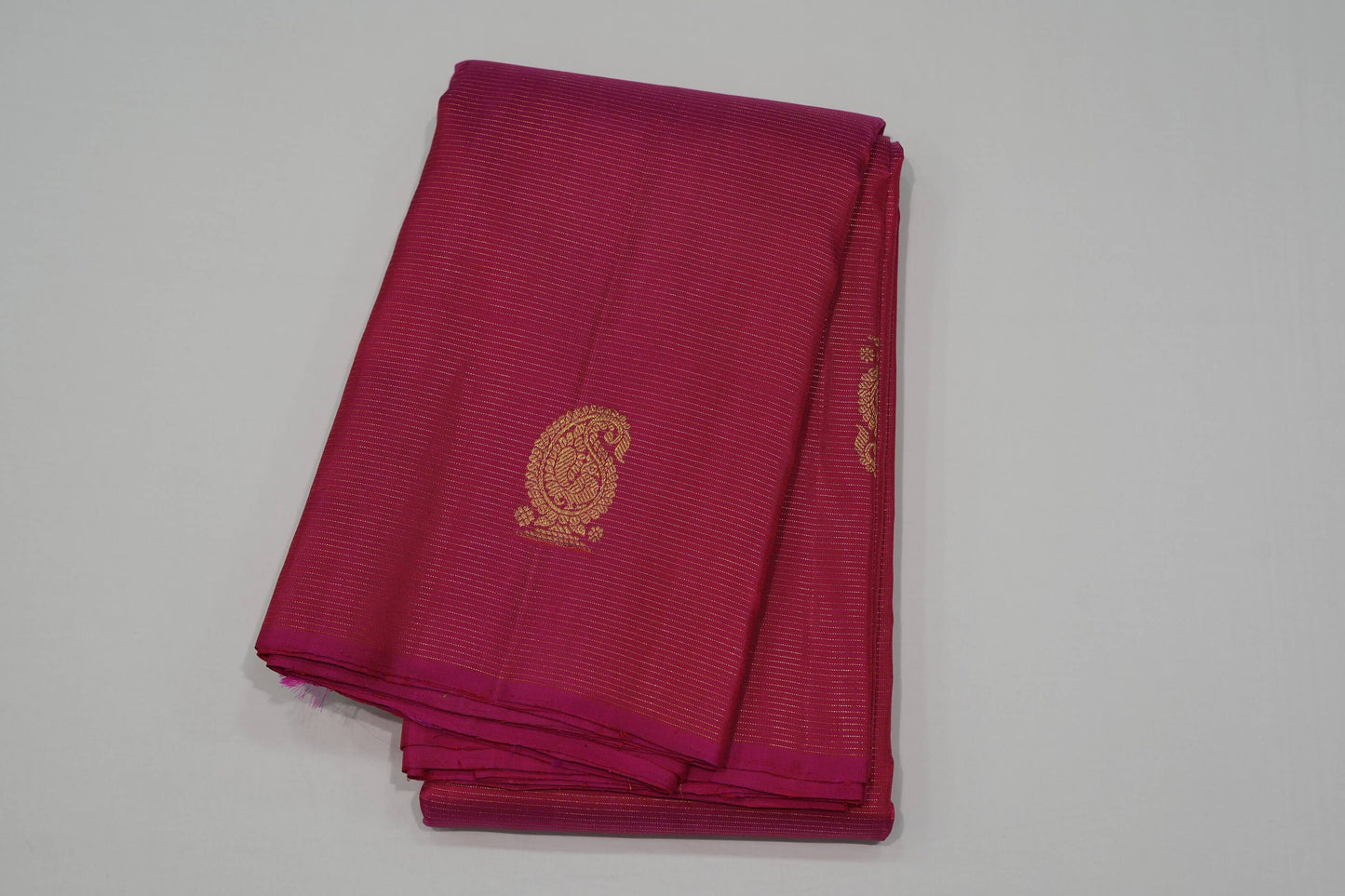 Dark pink vintage kanchipuram silk saree
