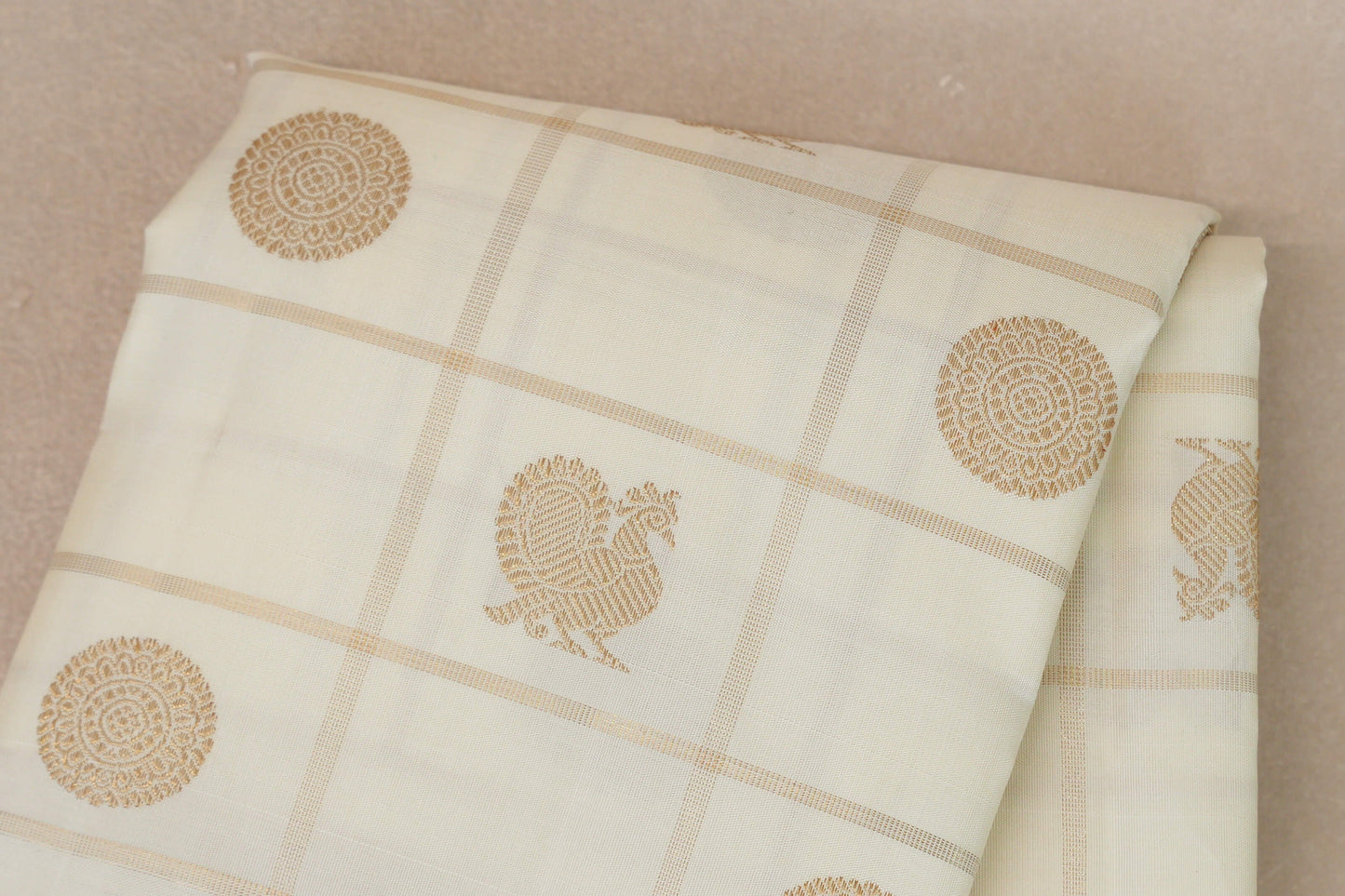 Cream Vintage Heirloom Kanjivaram Silk Saree border zoom