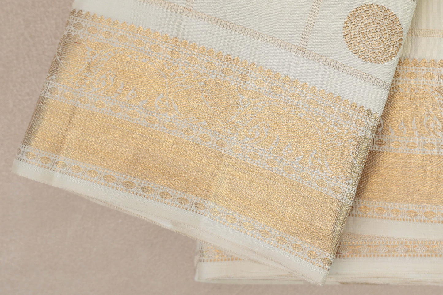 Cream Vintage Heirloom Kanjivaram Silk Saree border zoom