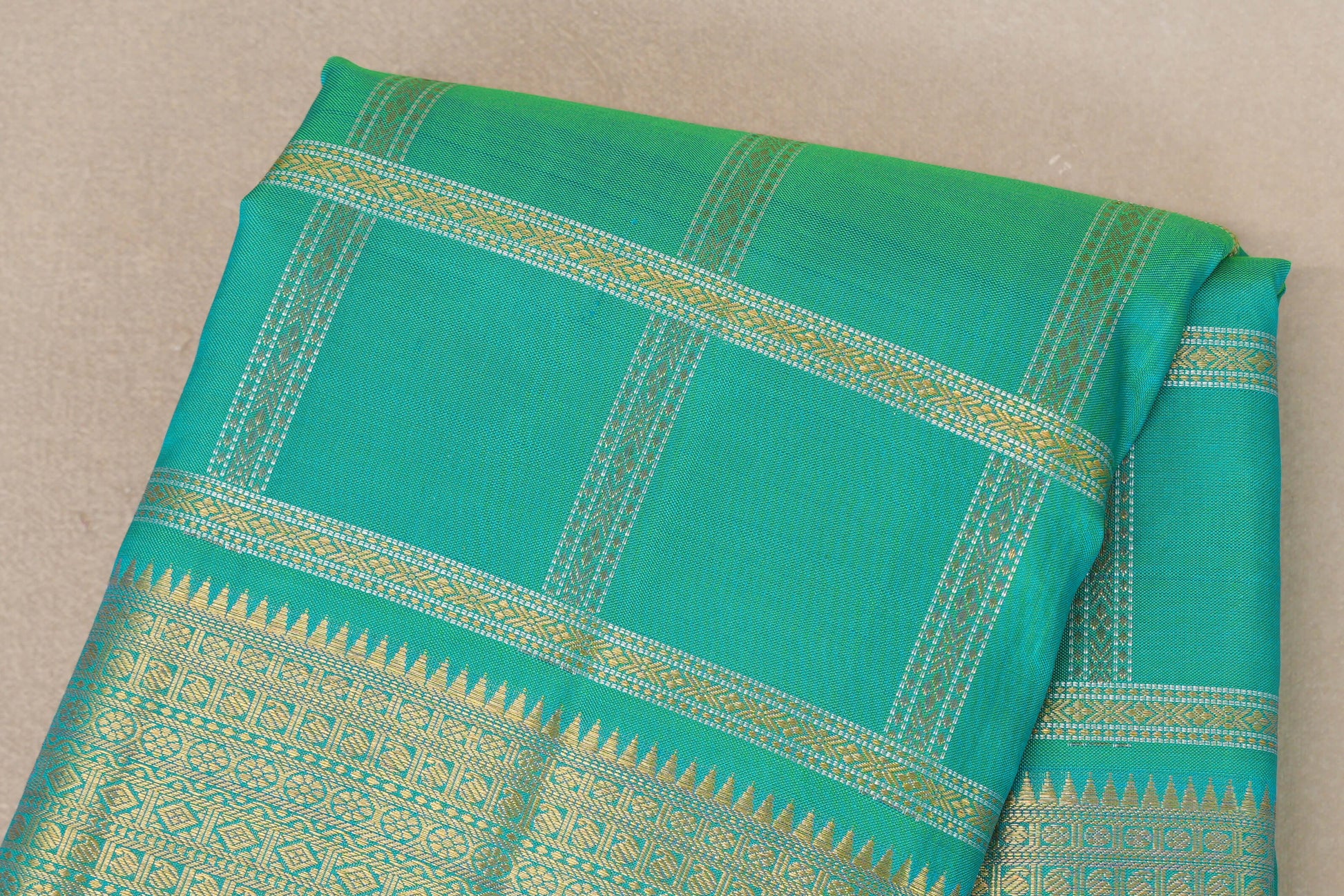 Dual Tone Aqua Blue and Parrot Green Vintage Kanjivaram Silk Saree body zoom