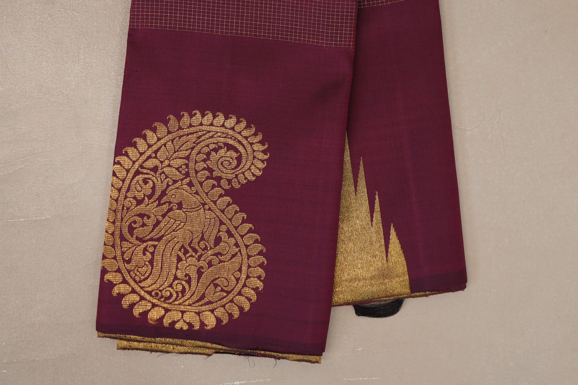 Deep Maroon Temple Borders Vintage Kanjivaram Silk Saree border zoom
