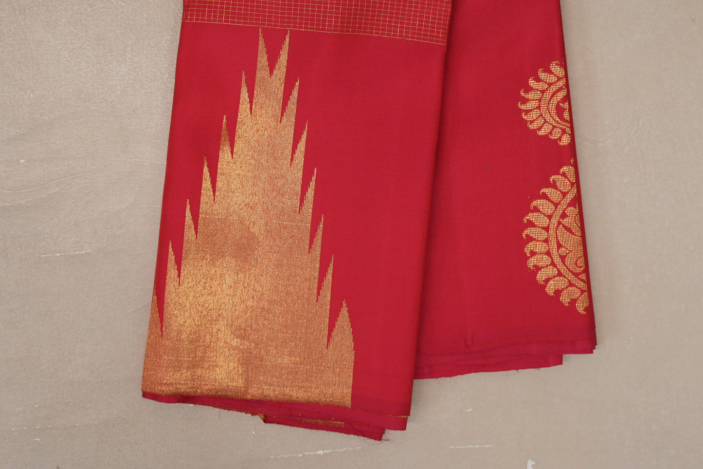 Pinkish Red Temple Borders Vintage Kanjivaram Silk Saree border zoom