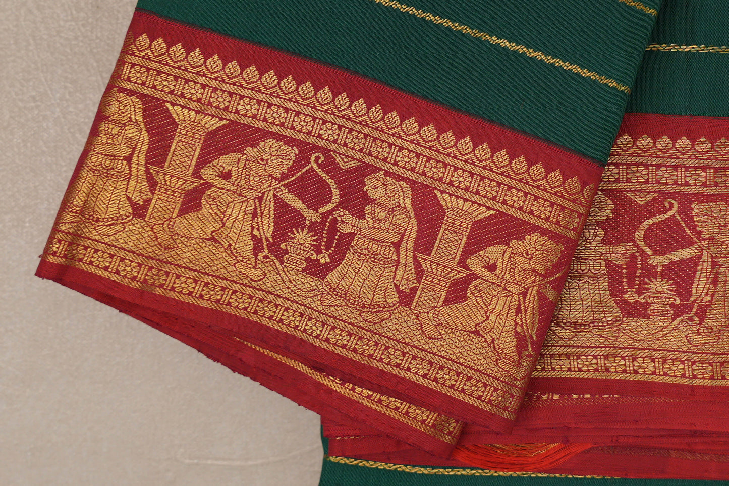 Deep Green with Crimson Red Vintage Kanjivaram Silk Saree border zoom