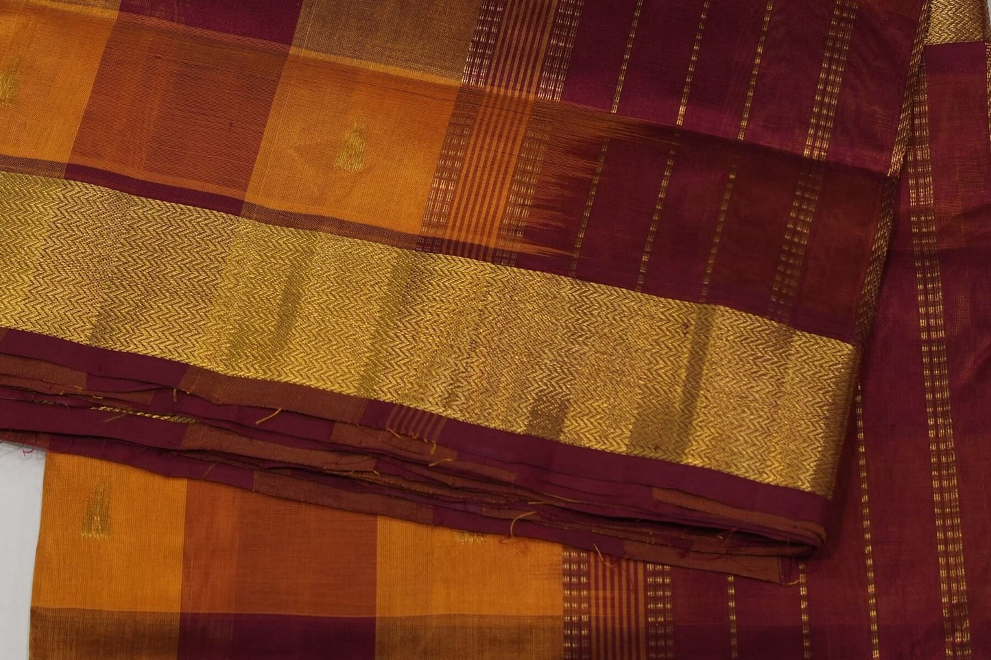 Online checked nine and half yards silk cotton saree