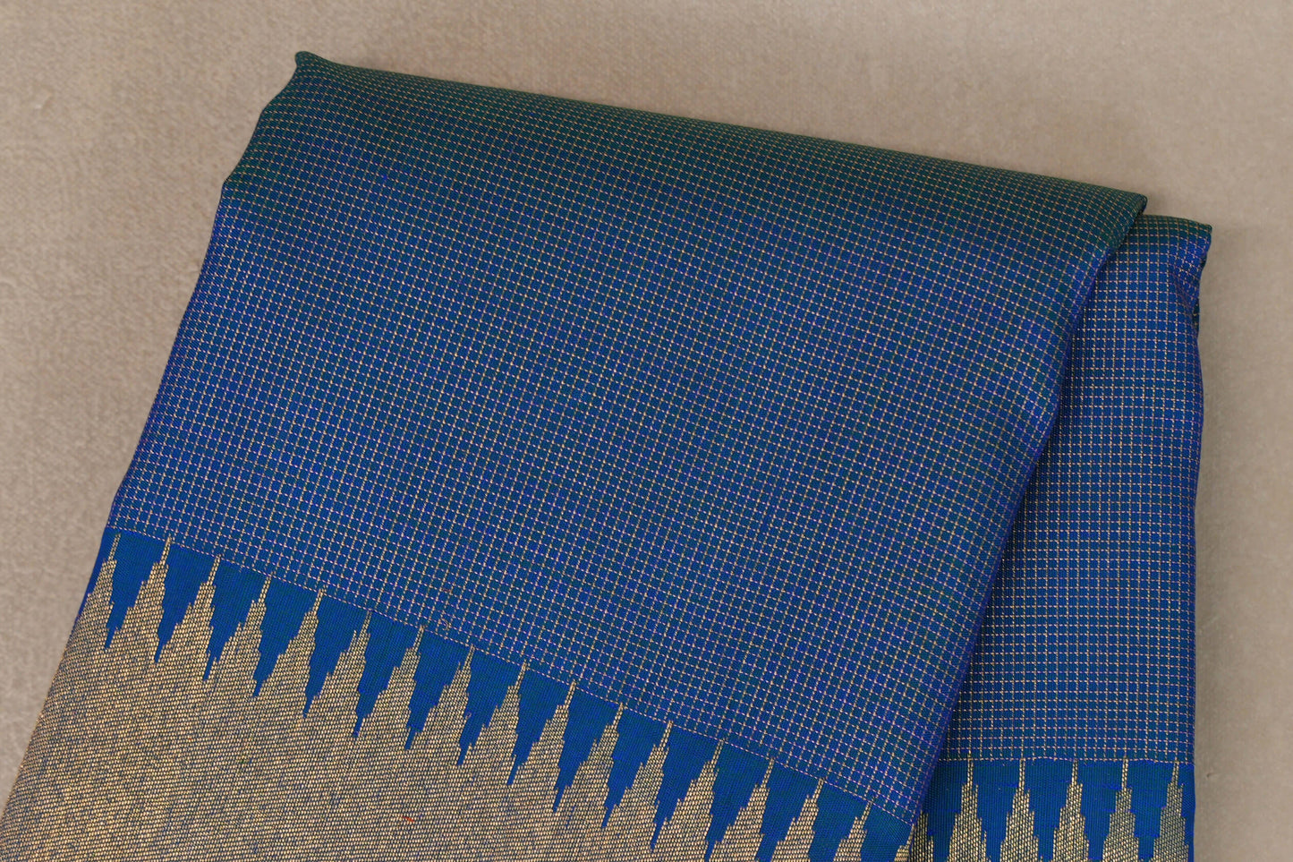 Dual Tone of Blue and Green Temple Borders Vintage Kanjivaram Silk Sareebody zoom