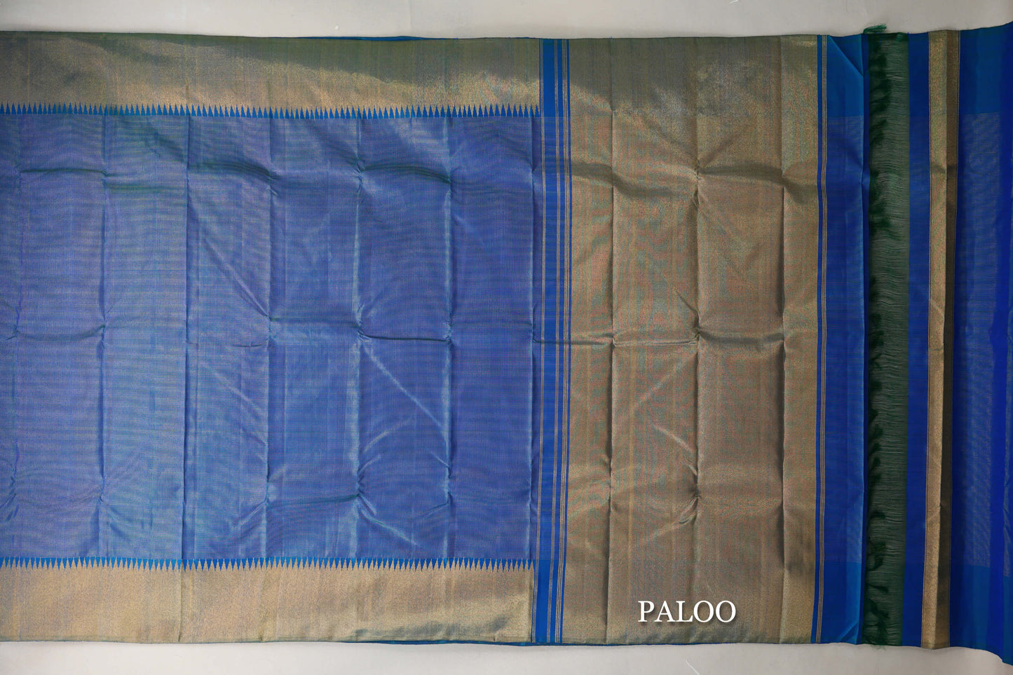 Dual Tone of Blue and Green Temple Borders Vintage Kanjivaram Silk Saree paloo