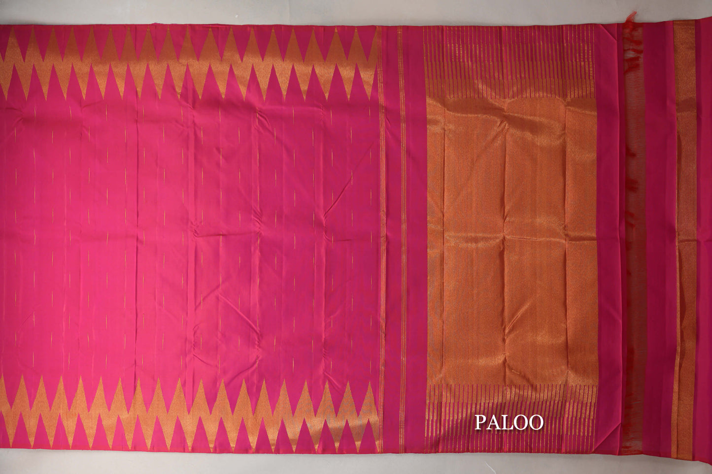 Orangish Pink Temple Borders Vintage Kanjivaram Silk Saree paloo