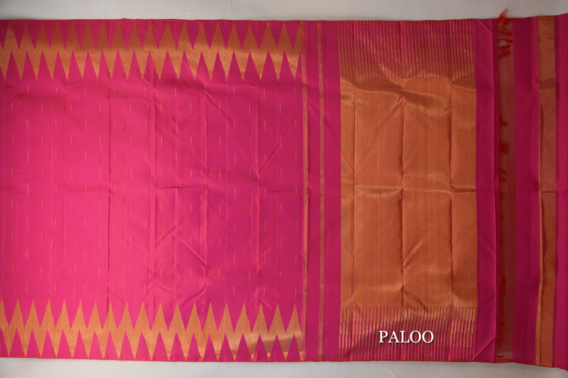 Orangish Pink Temple Borders Vintage Kanjivaram Silk Saree paloo