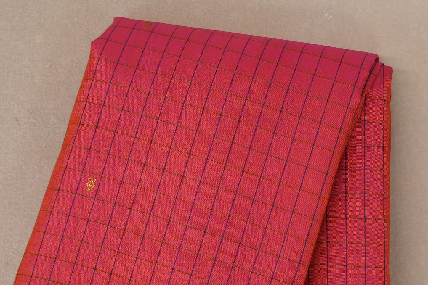 Dual Tone of Yellow and Pink Vintage Kanjivaram Silk Saree body zoom