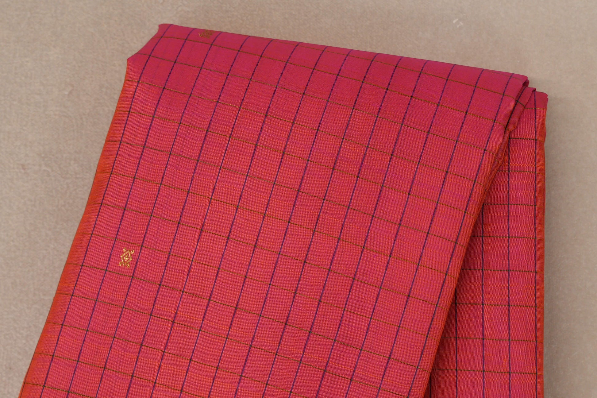 Dual Tone of Yellow and Pink Vintage Kanjivaram Silk Saree body zoom