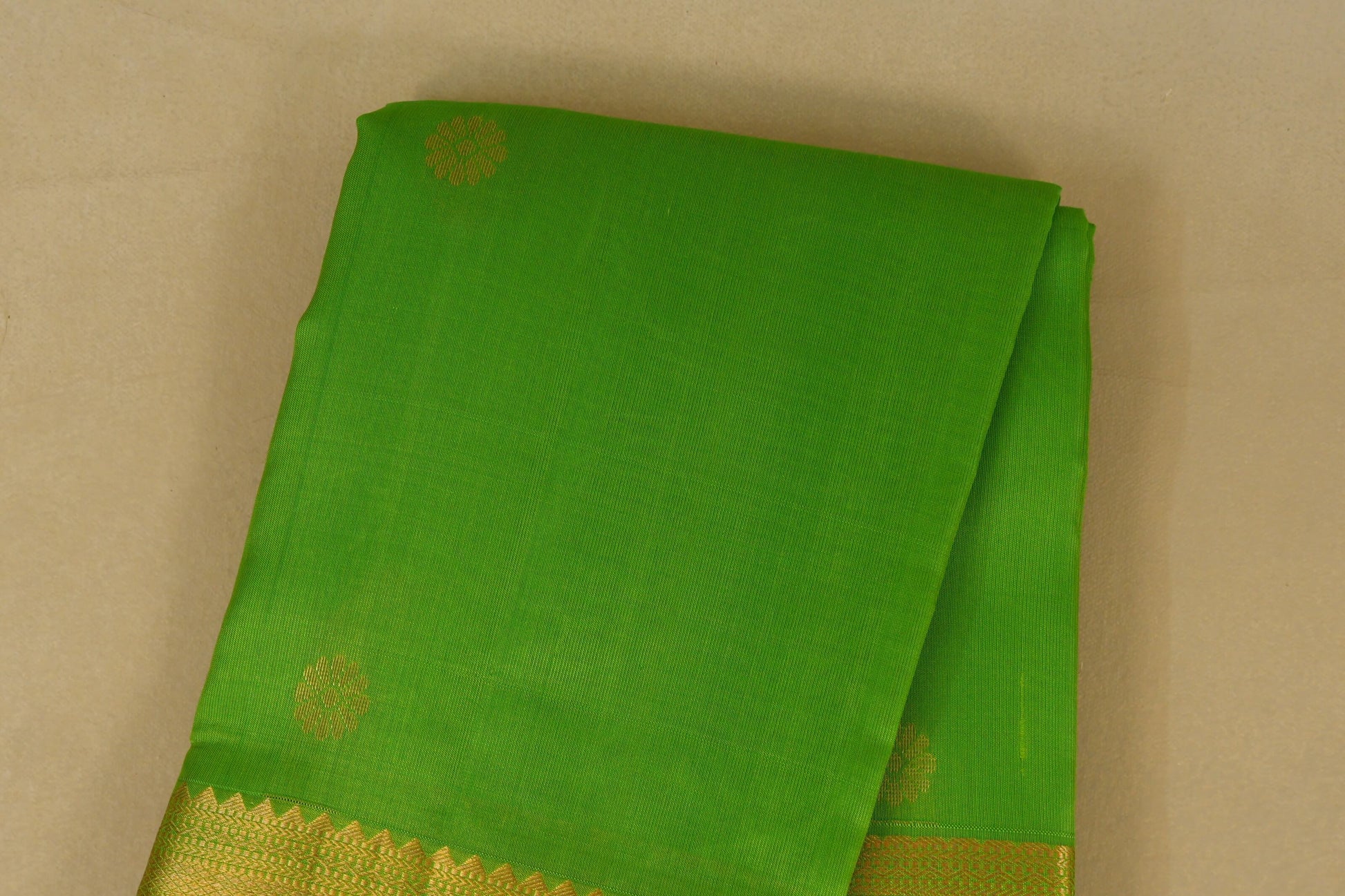 Bright Parrot Green Light Weight Kanchipuram Silk Saree  body zoom