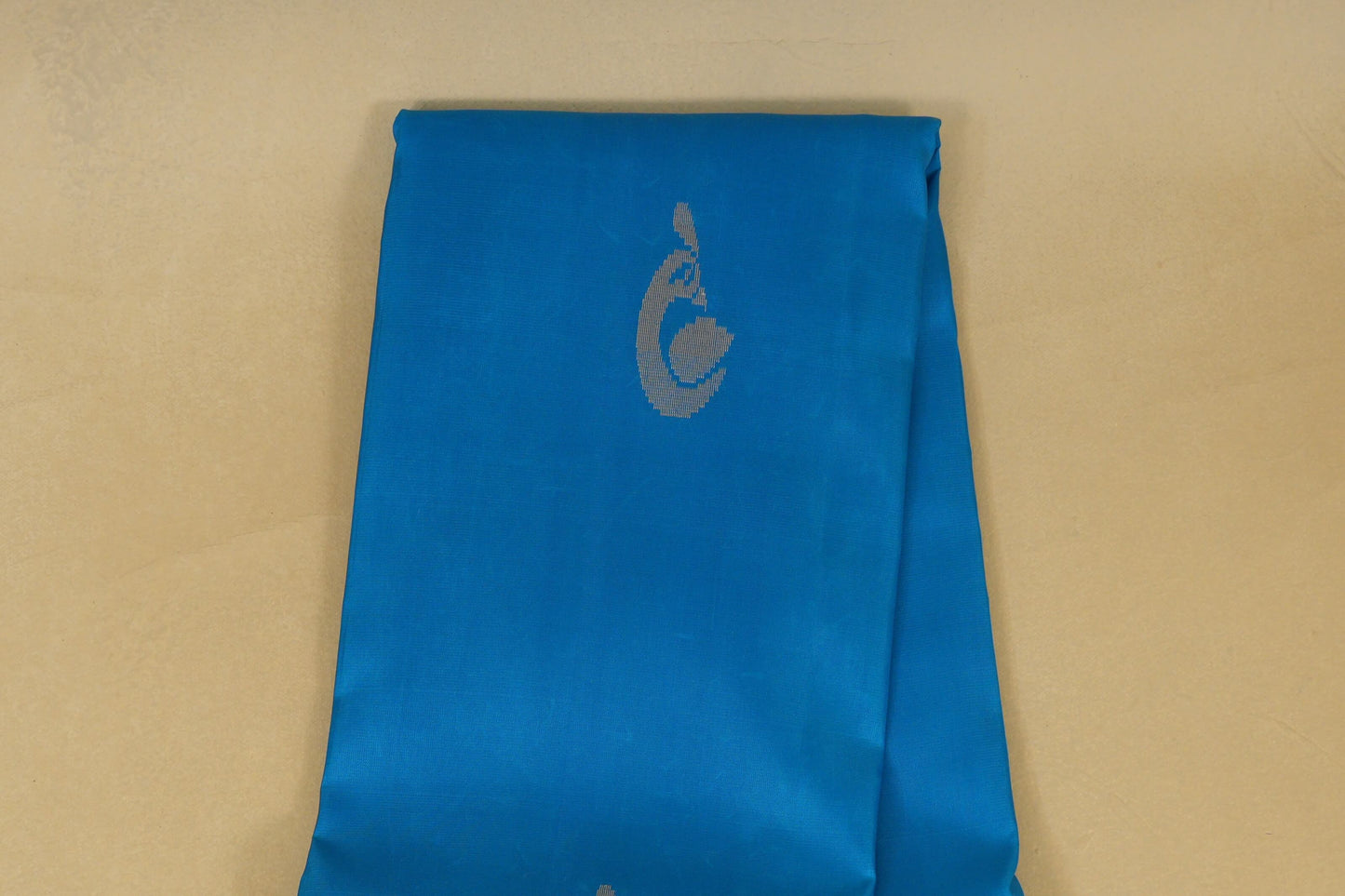 Bright Blue Light Weight Kanchipuram Silk Saree body zoom