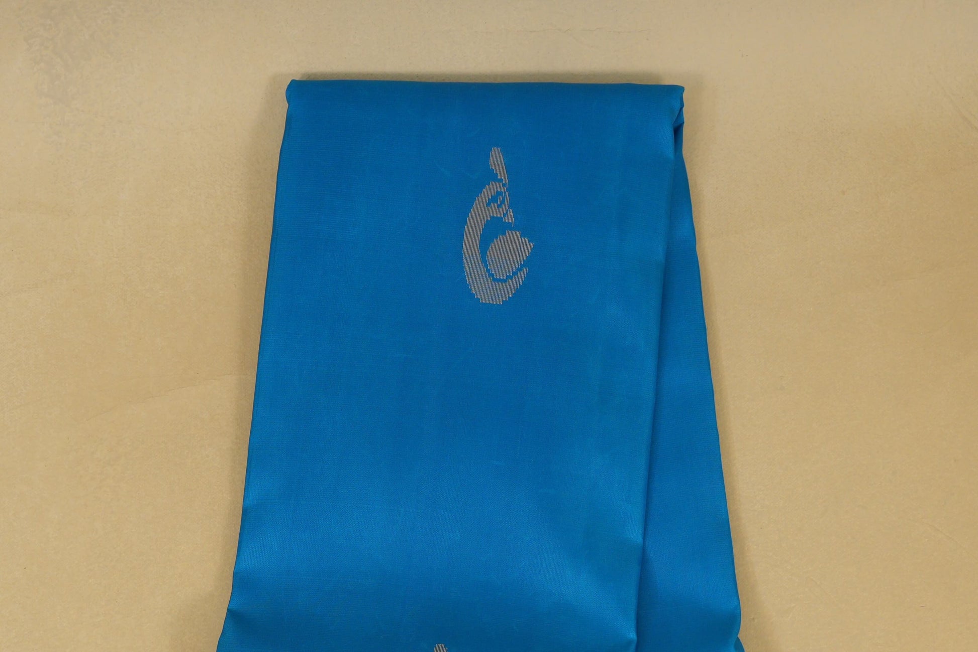 Bright Blue Light Weight Kanchipuram Silk Saree body zoom