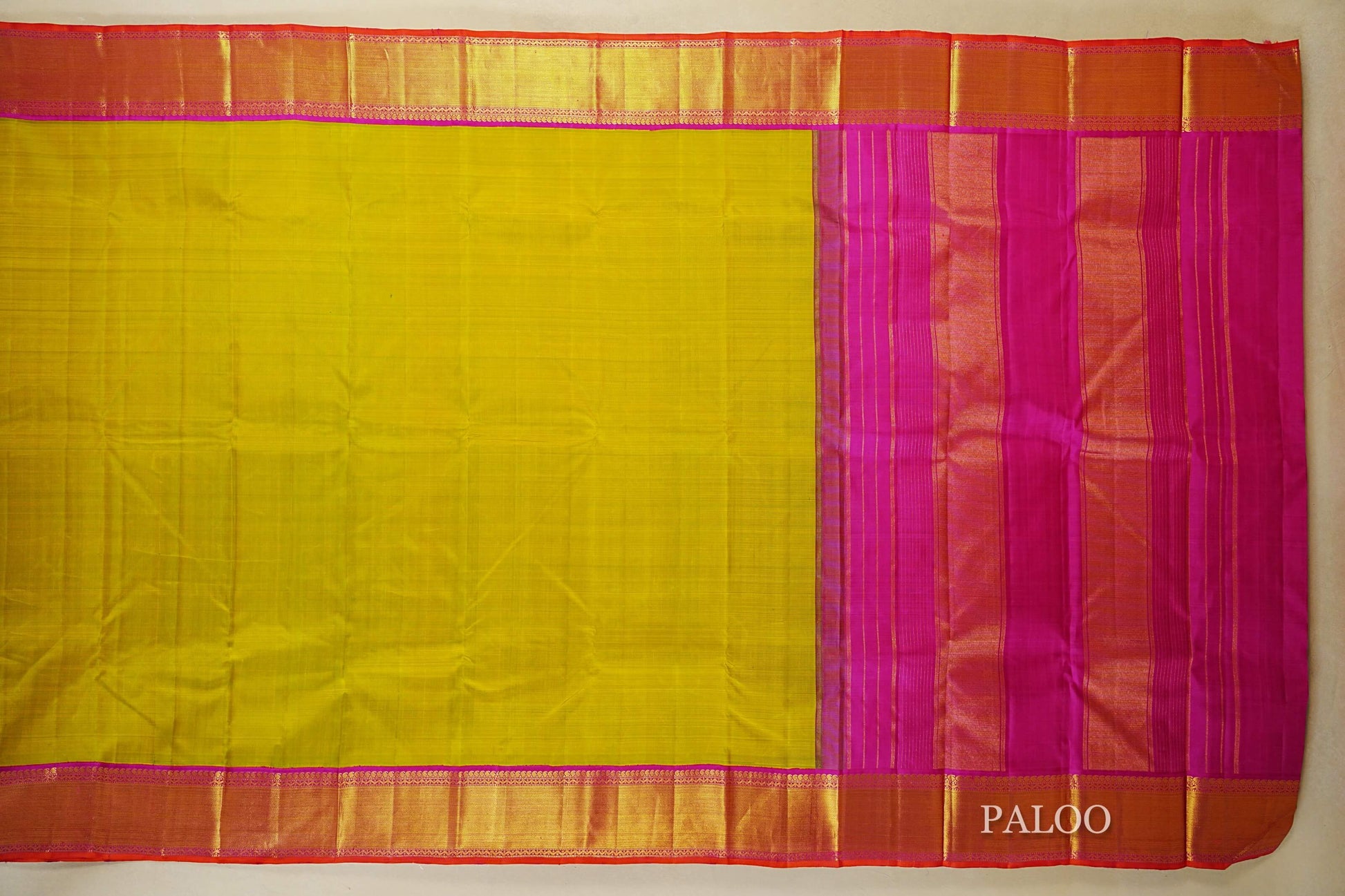  Dual Tone of Green and Yellow Vintage Kanjivaram Silk Saree paloo