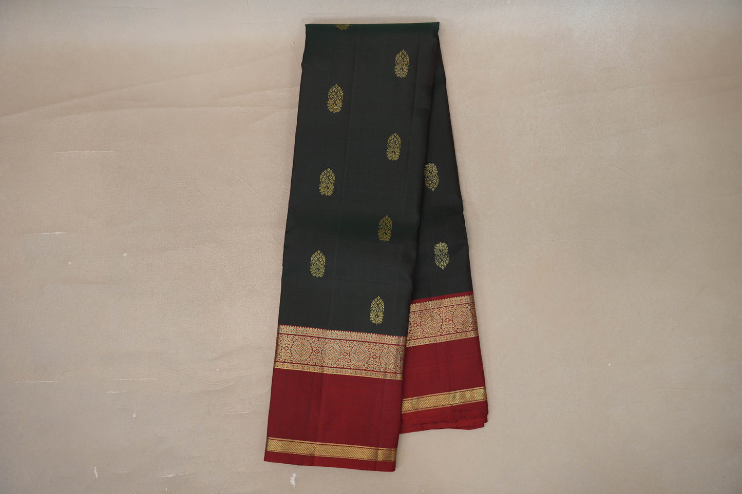 Dual Tone of Deep Bottle Green and Deep Red Vintage Kanjivaram Silk Saree online