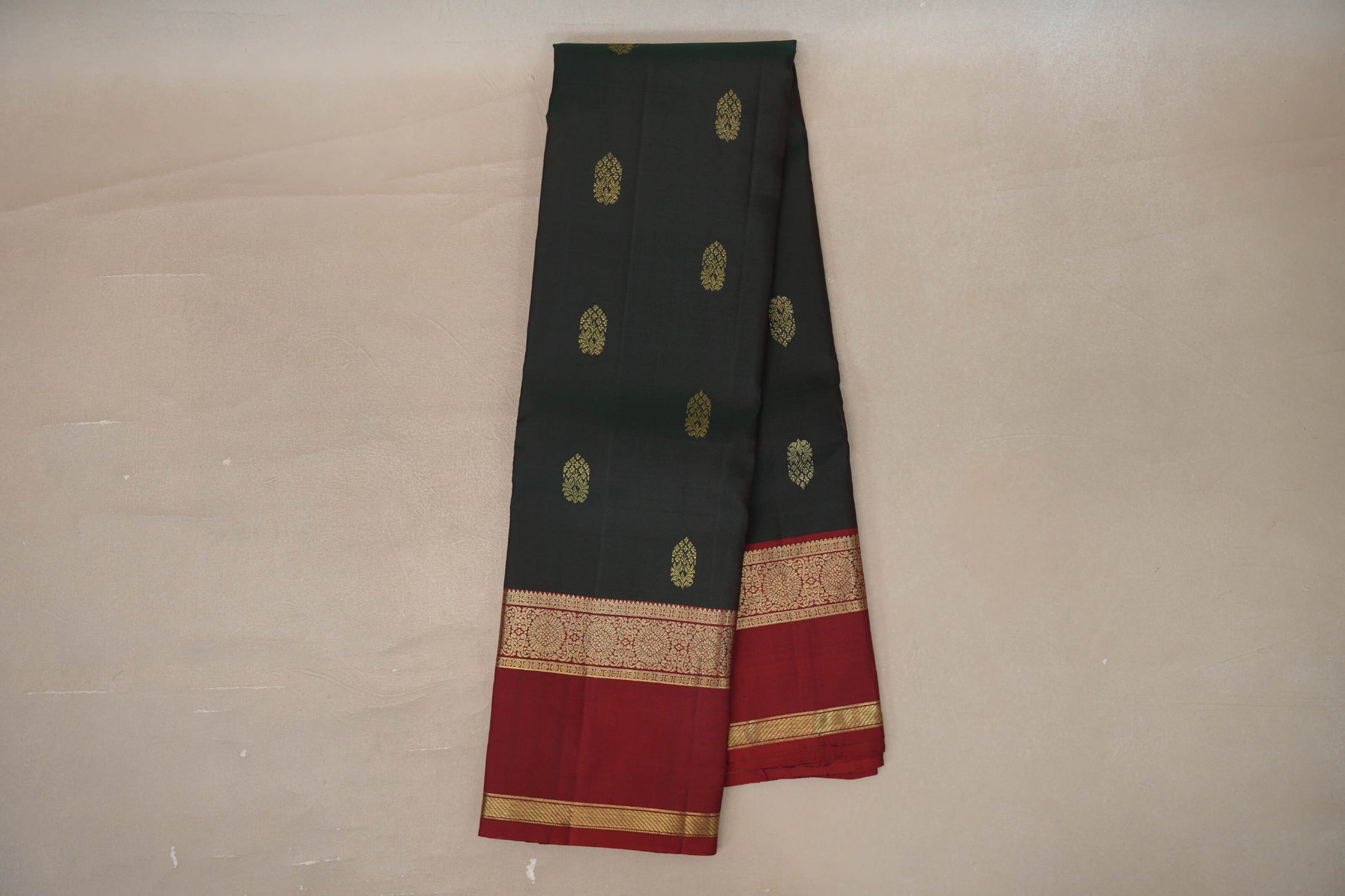 Dual Tone of Deep Bottle Green and Deep Red Vintage Kanjivaram Silk Saree online