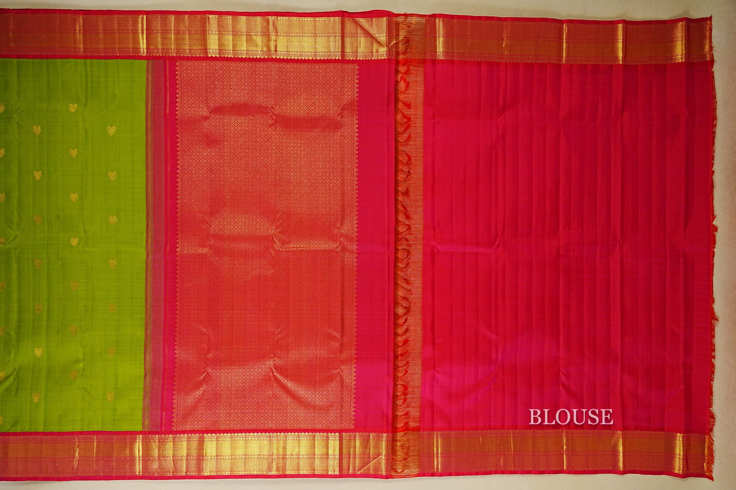 Parrot Green with Reddish Pink Borders Vintage Kanjivaram Silk Saree blouse