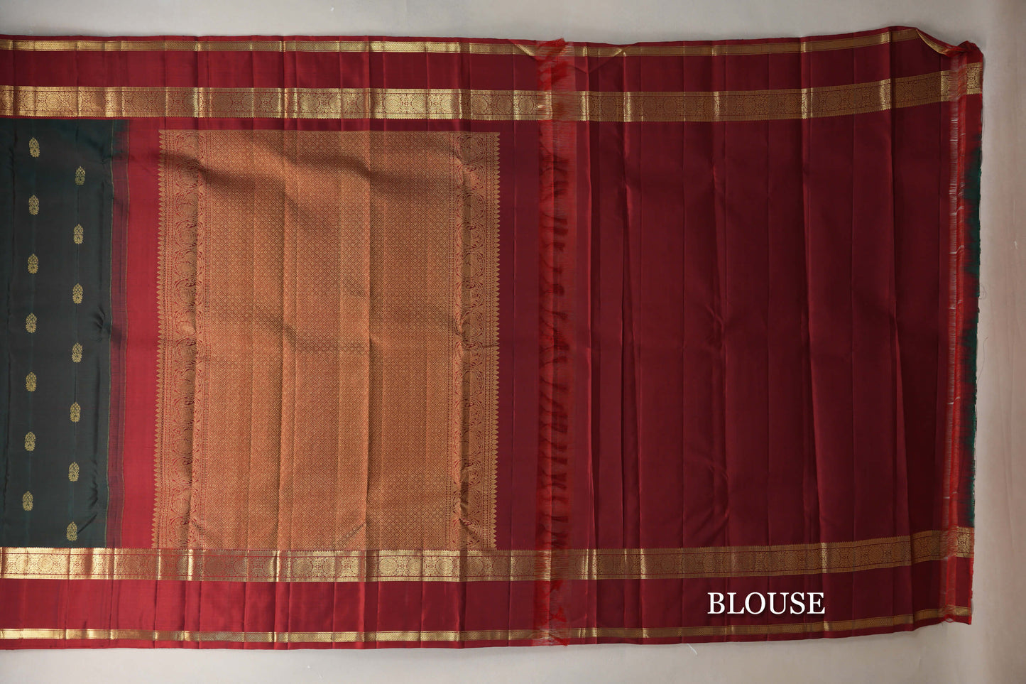 Dual Tone of Deep Bottle Green and Deep Red Vintage Kanjivaram Silk Saree blouse