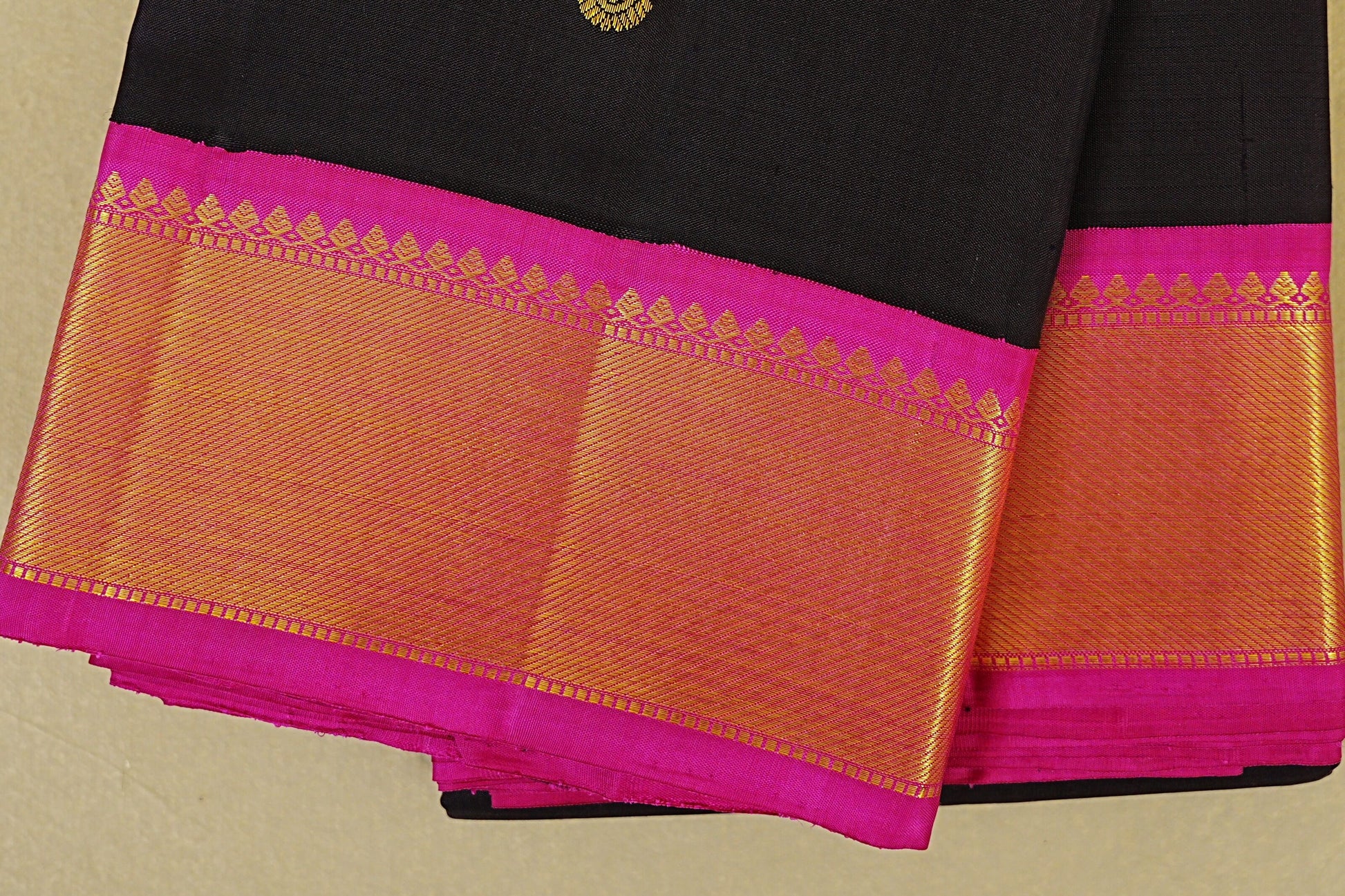 Dark Navy Blue Vintage Kanjivaram Silk Saree border zoom