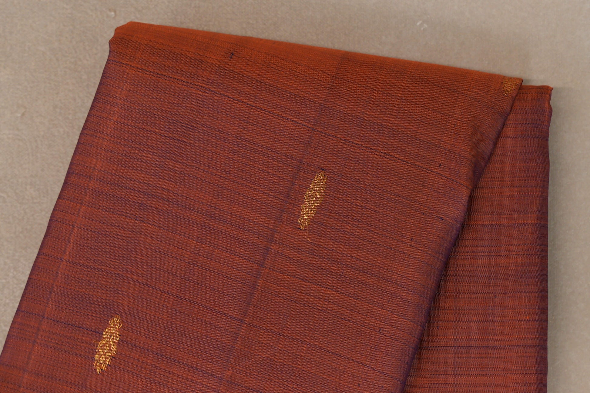 Dual Tone of Violet and Copper Brown Kanjivaram Silk Saree body zoom
