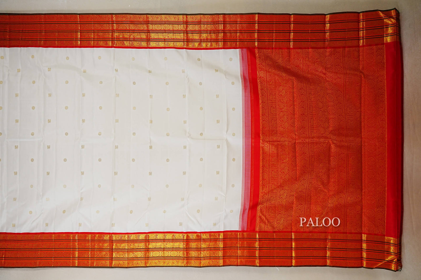 Off White with Bright Red Borders Vintage Kanjivaram Silk Saree paloo