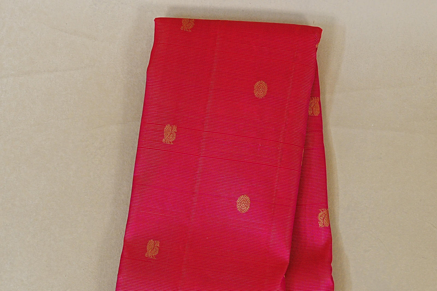 Rani Pink with Cream Borders  Vaira Oosi Vintage Kanjivaram Silk Saree body zoom