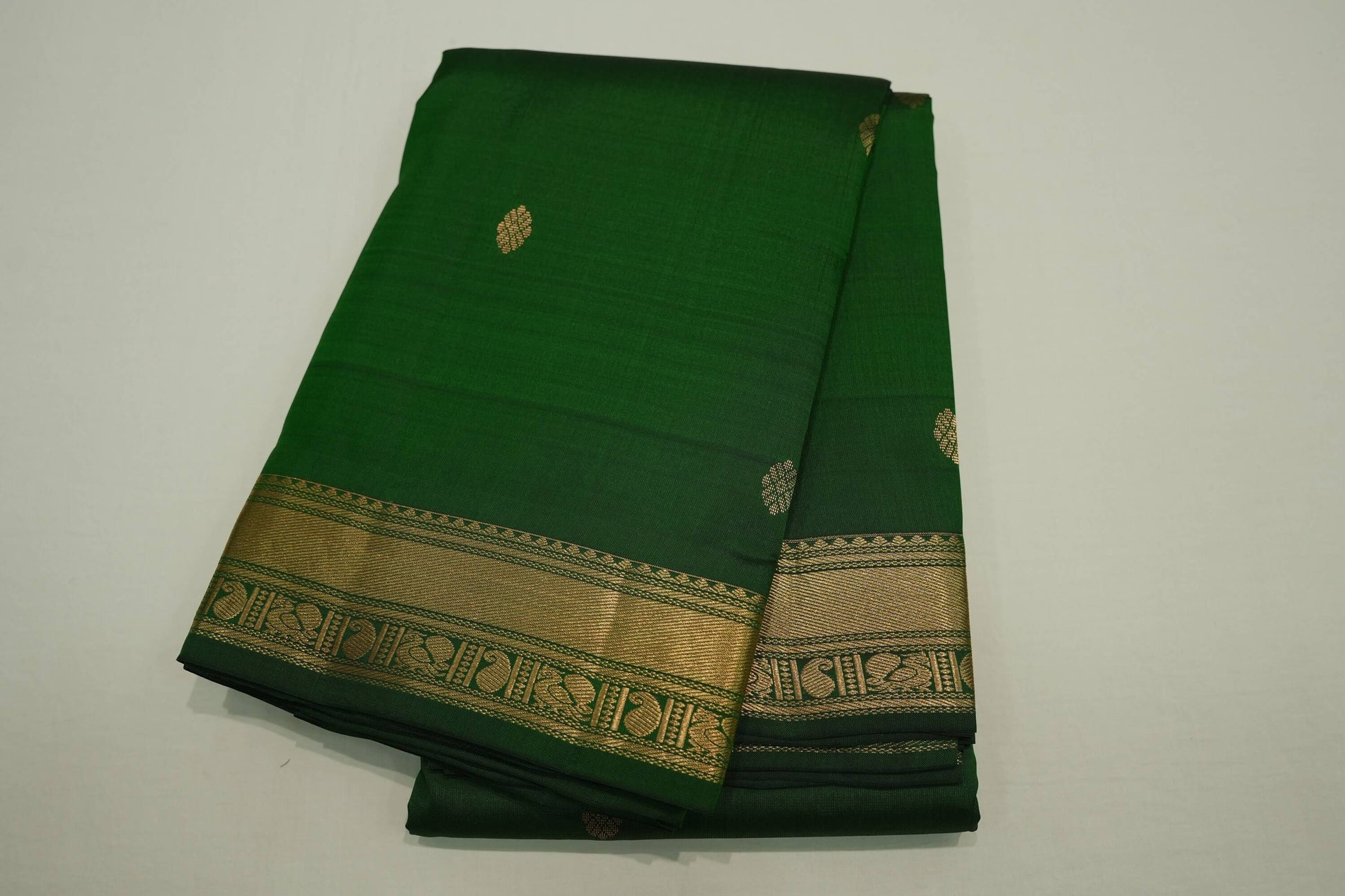 Green light weight kanchipuram silk saree