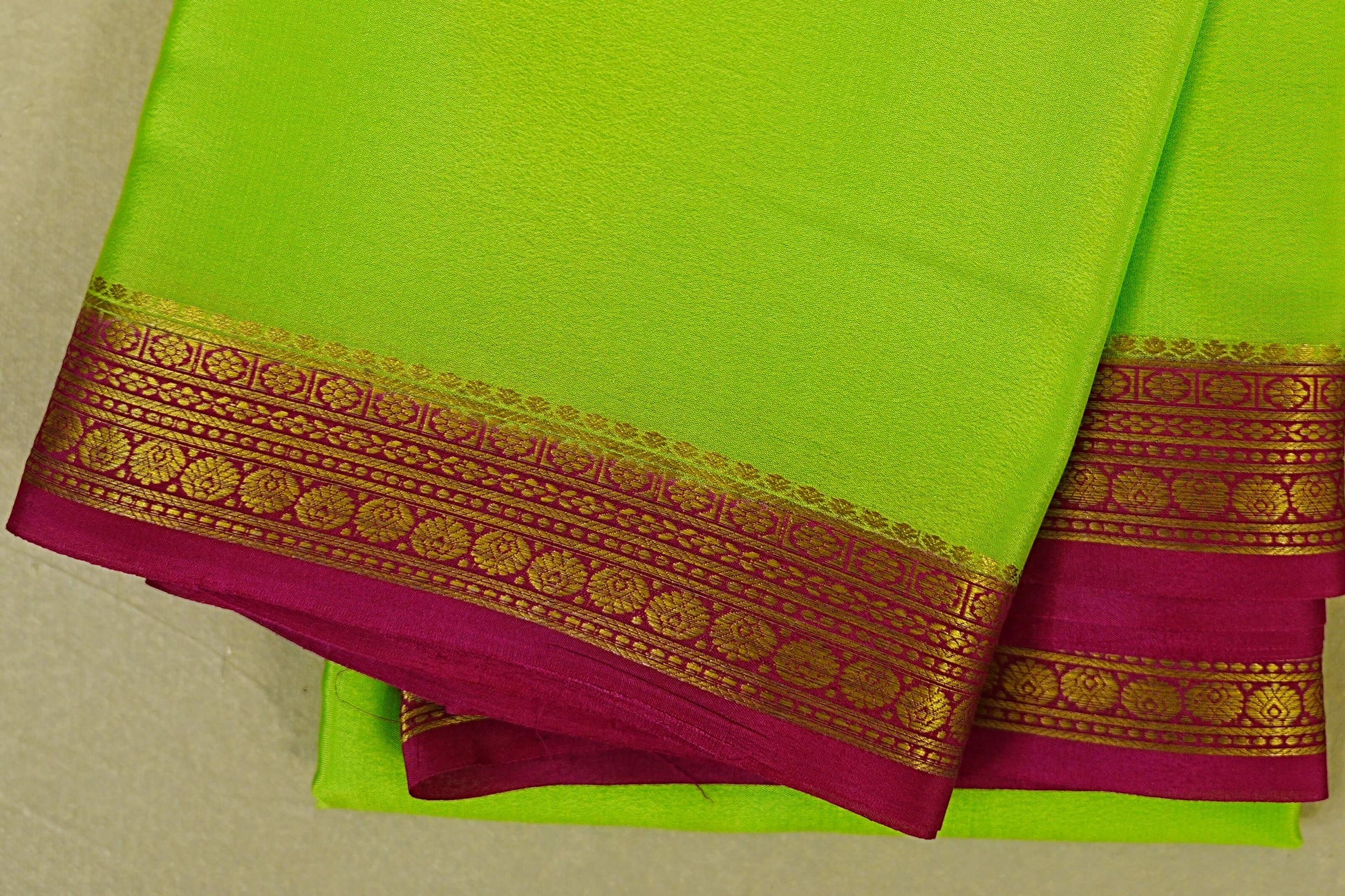 Parrot Green with rani pink borders Mysore Silk Saree  border