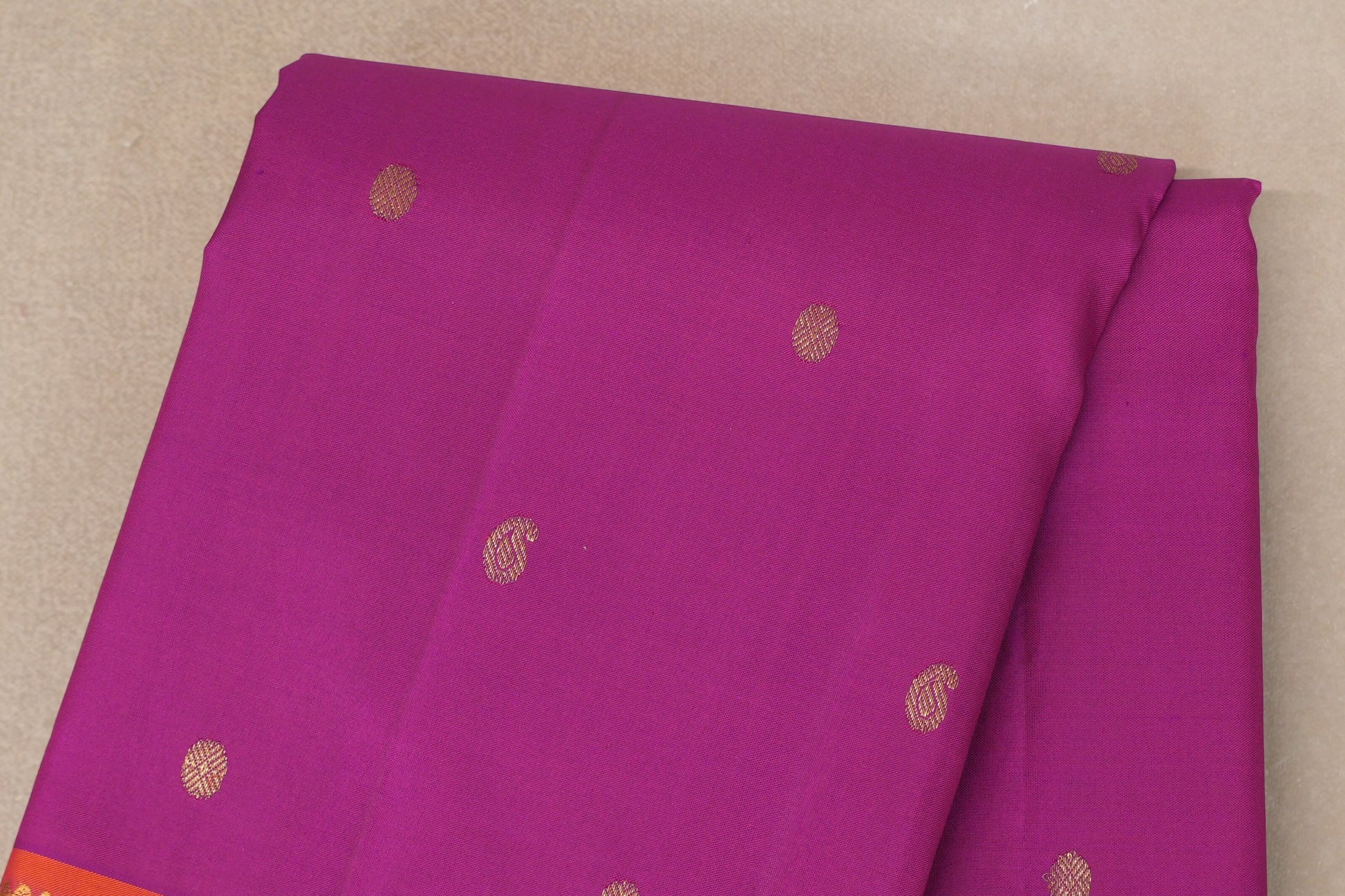 Magenta Vintage Kanjivaram Silk Saree body zoom