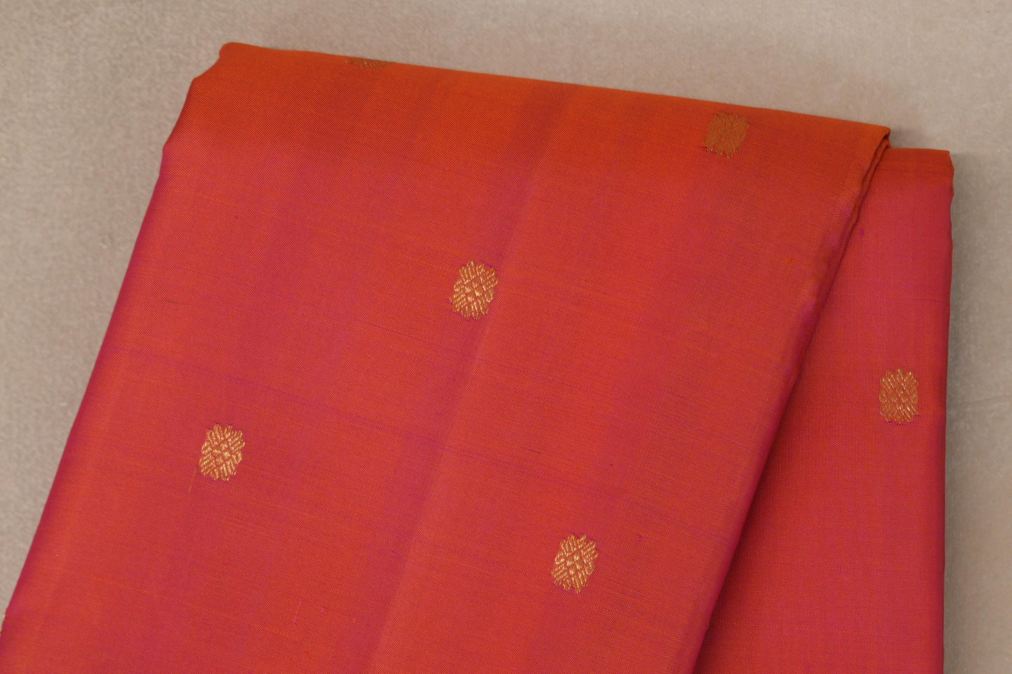 Dual Tone of Orange and Pink  Vintage Kanjivaram Silk Saree body zoom