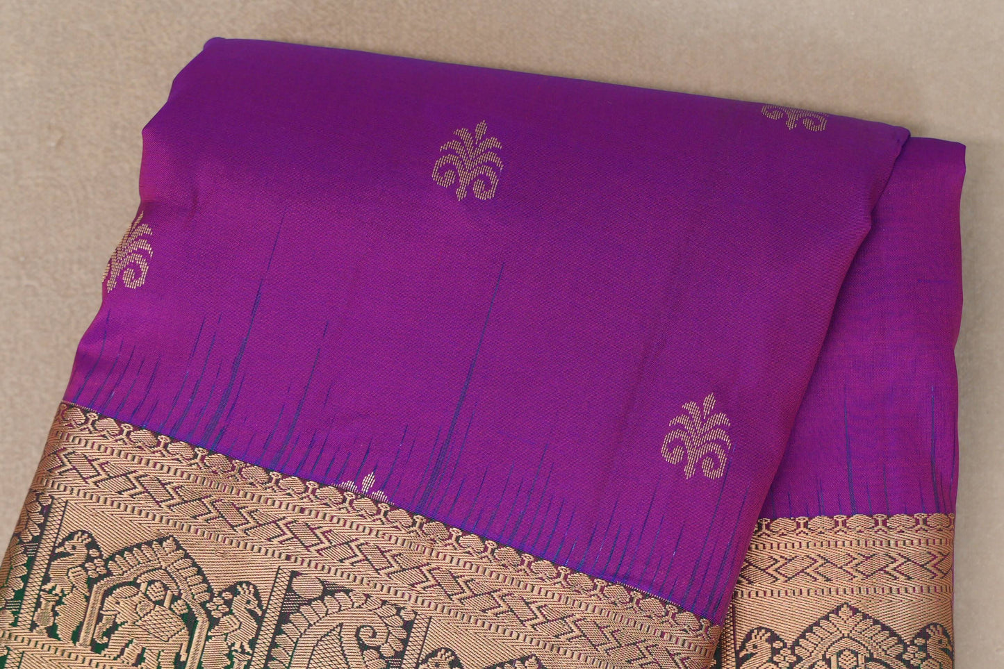 Dual Tone of Bright Magenta and Blue Light Weight Kanchipuram Silk Sareebody zoom
