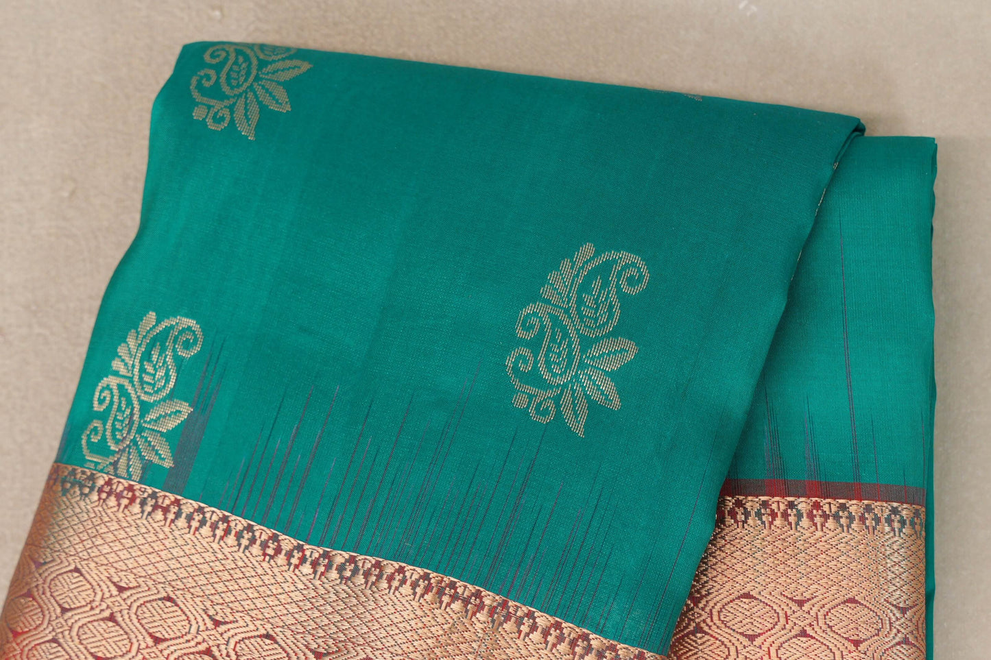 Rama Green Light Weight Kanchipuram Silk Saree body zoom